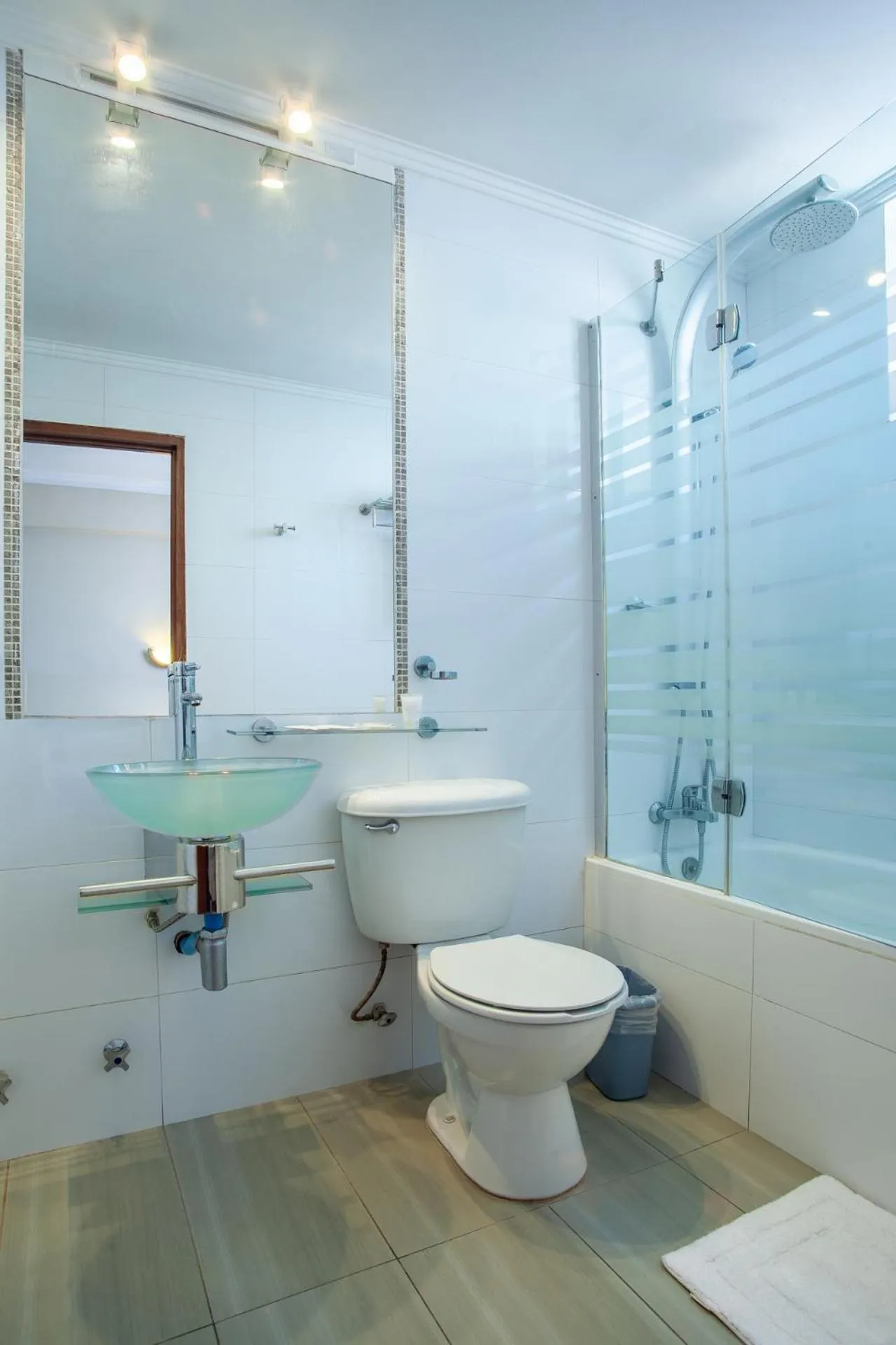 Bathroom in HOTEL EL DORADO