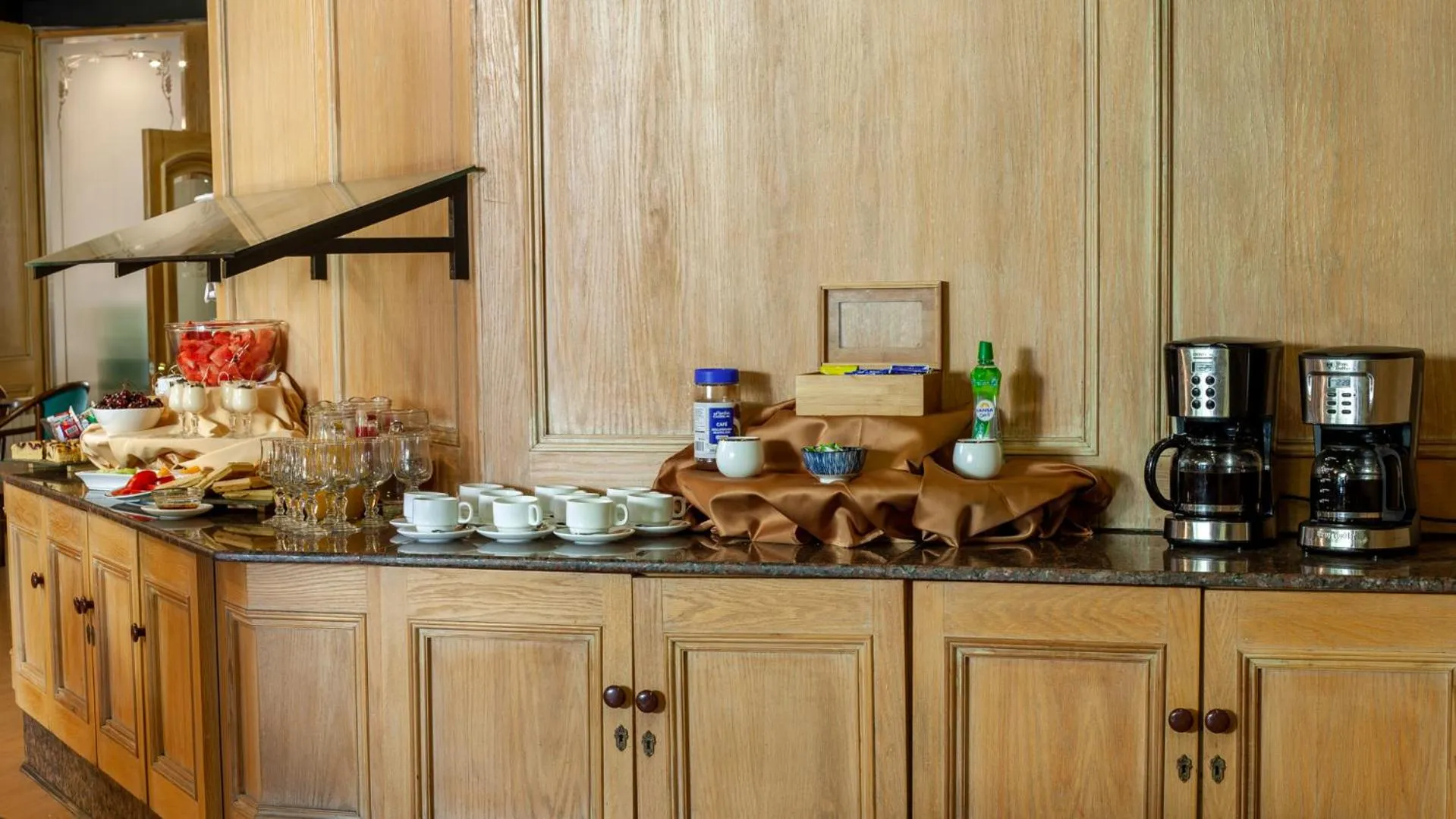 Restaurant/places to eat in HOTEL EL DORADO