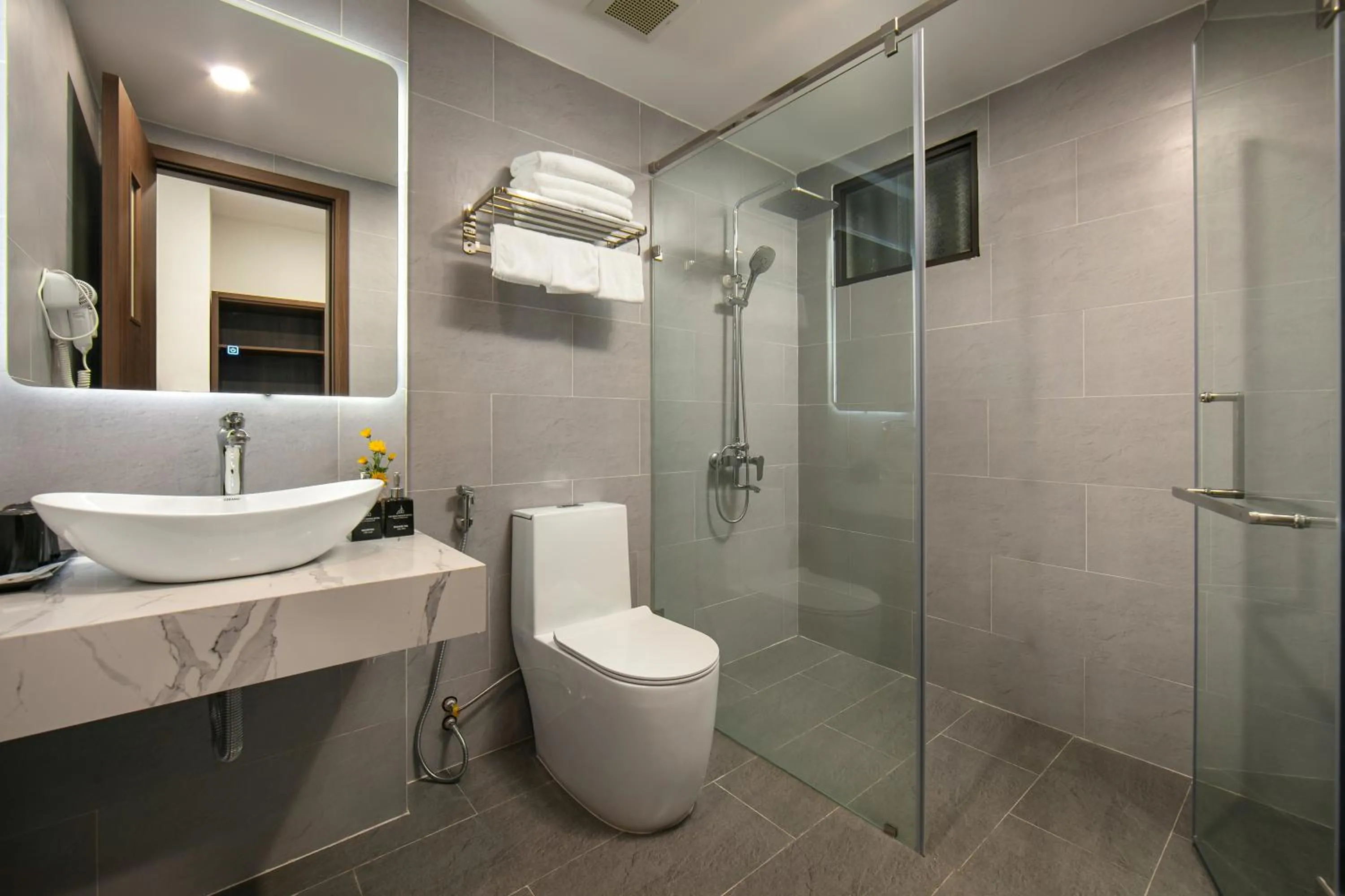 Shower in Hanoi Vacanza Premier Hotel