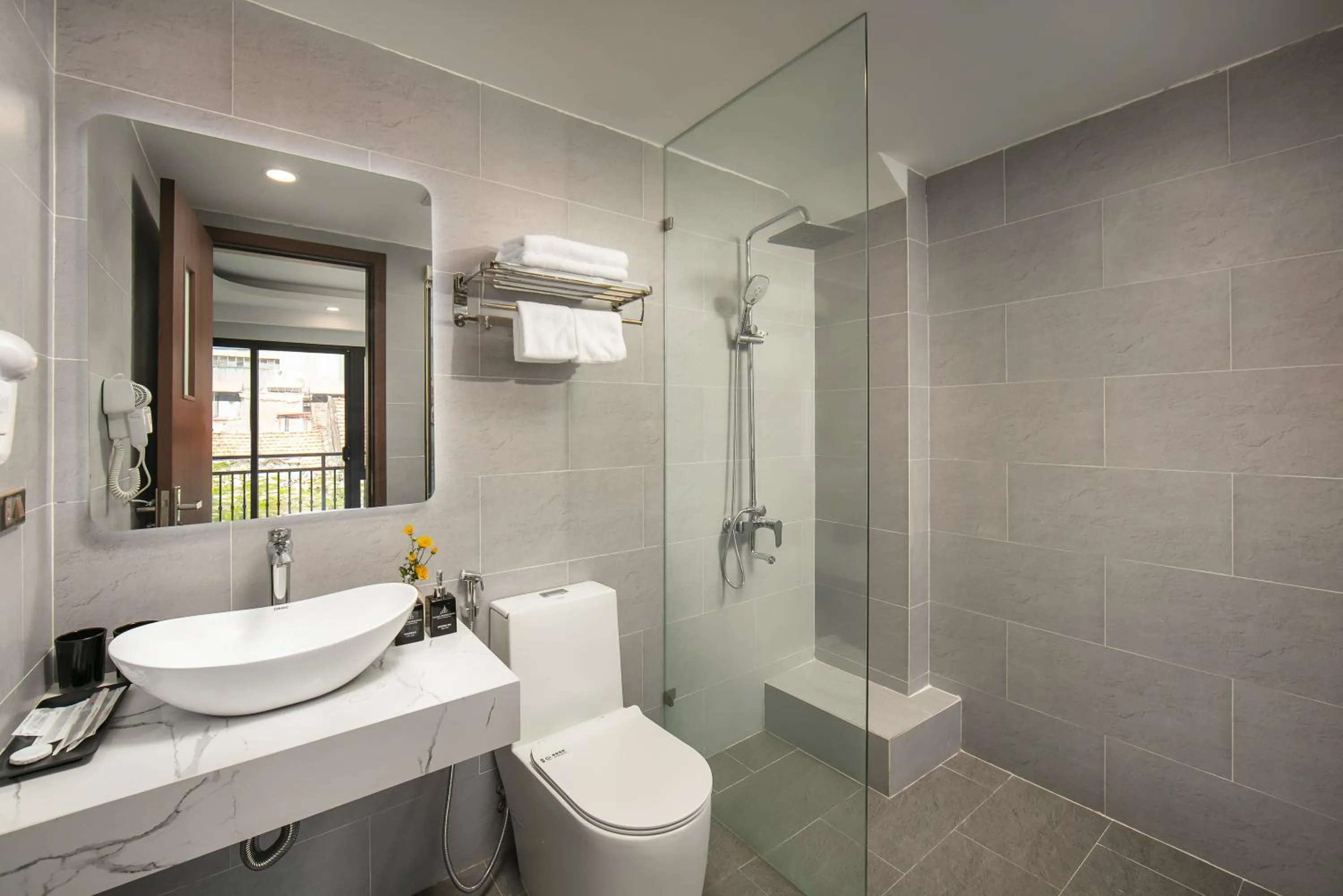 Bathroom in Hanoi Vacanza Premier Hotel