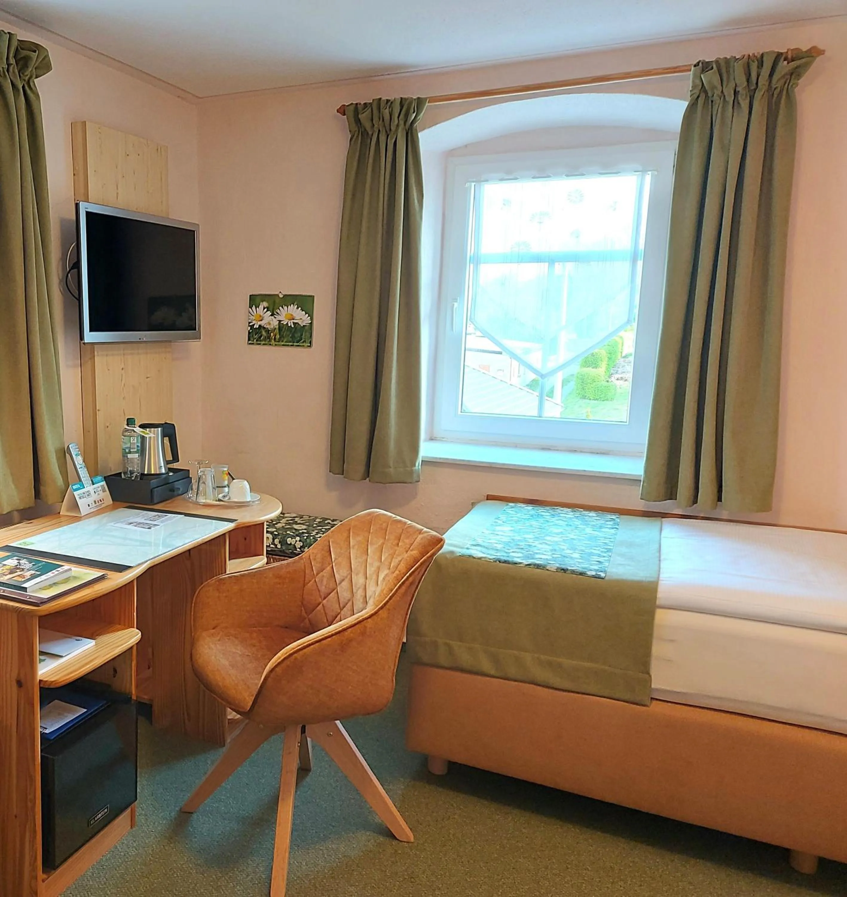 Bed in Logis L Auberge Gutshof