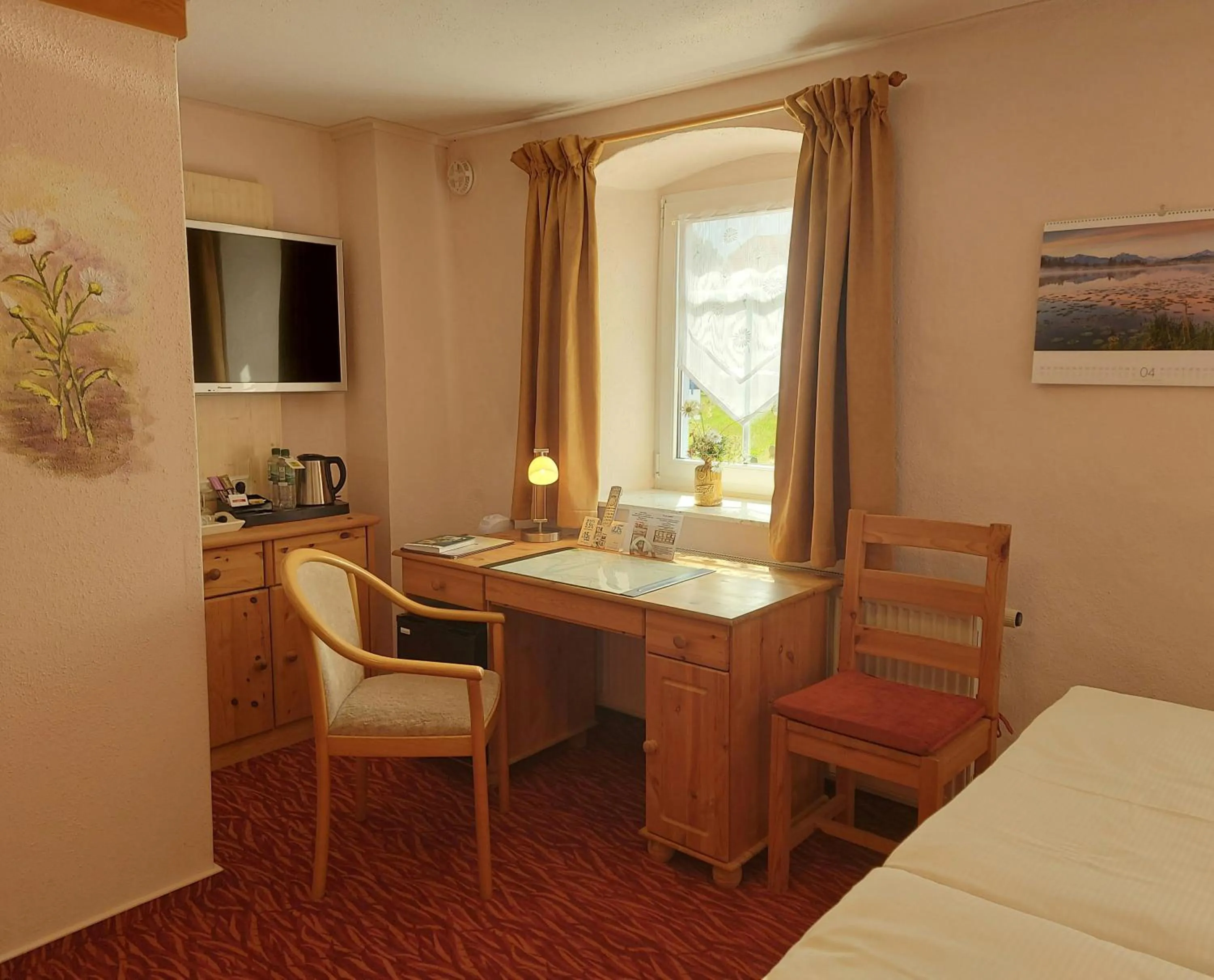 TV and multimedia in Logis L Auberge Gutshof