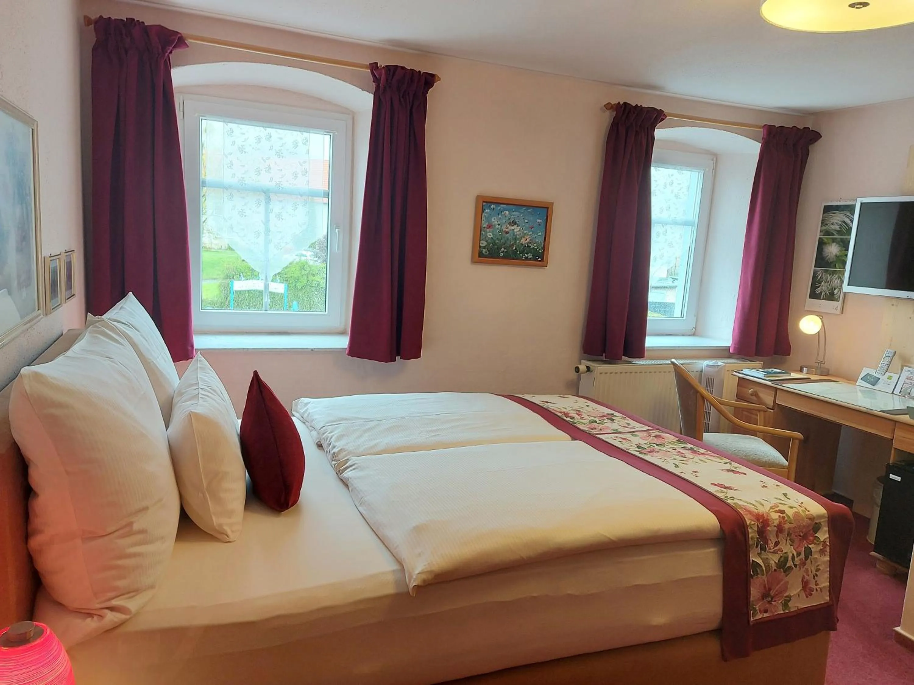 Bed in Logis L Auberge Gutshof