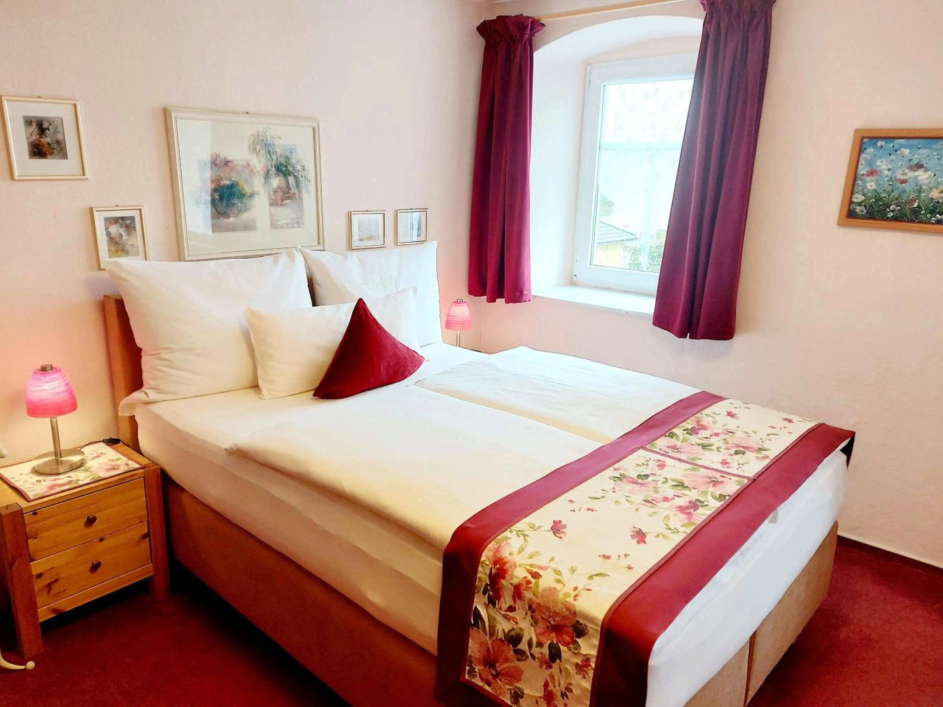 Bed in Logis L Auberge Gutshof