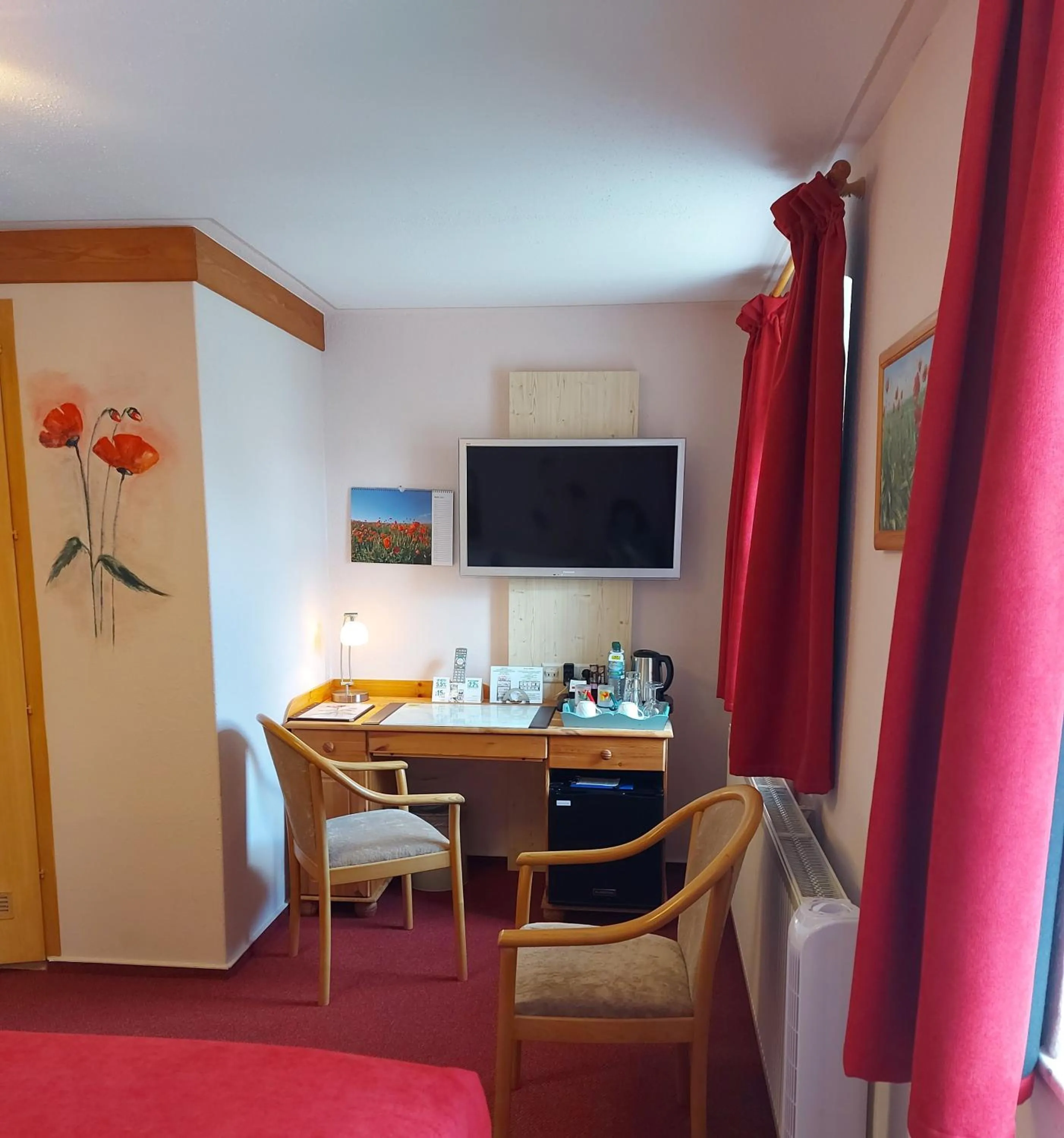 TV and multimedia in Logis L Auberge Gutshof