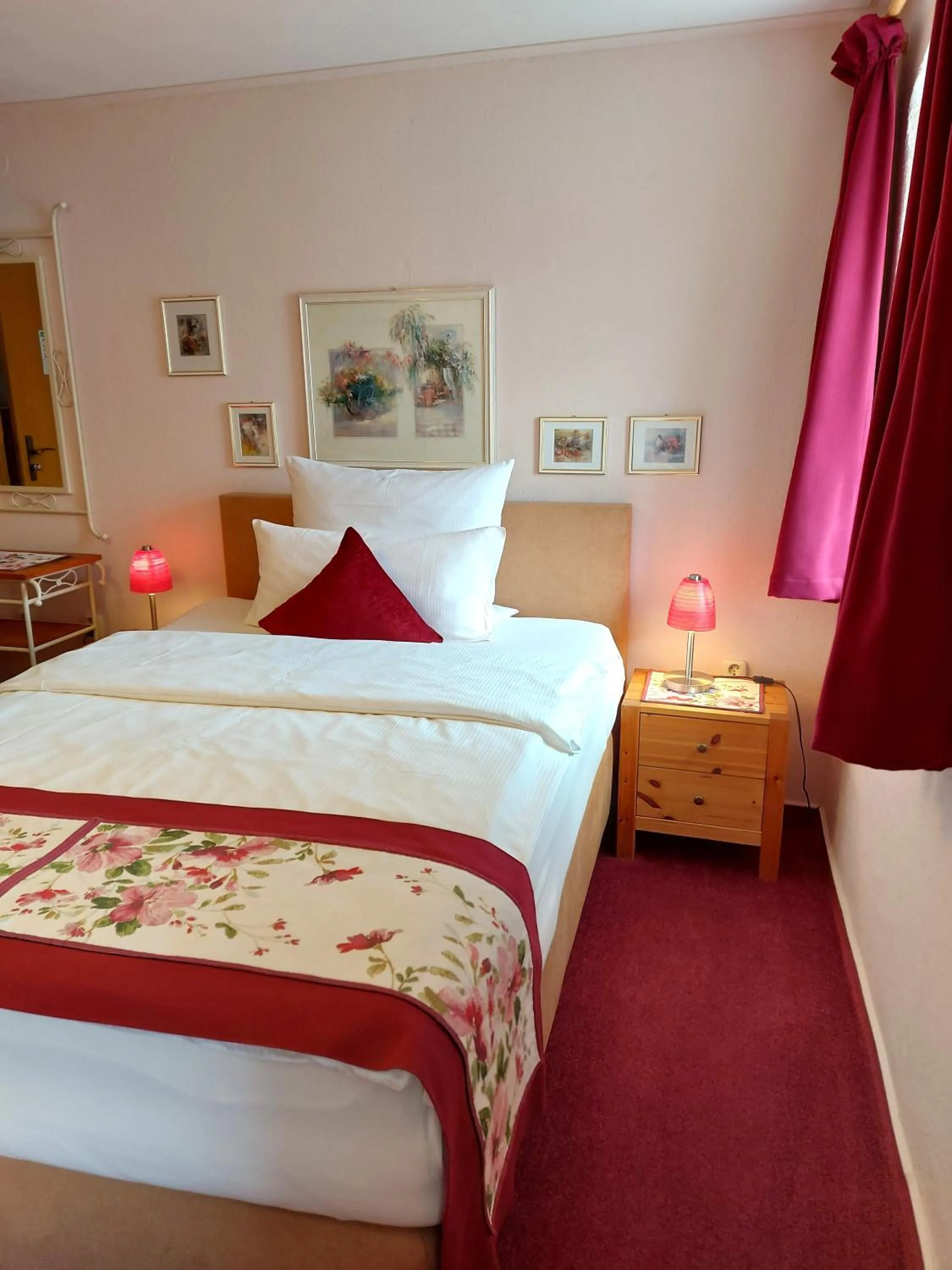 Bed in Logis L Auberge Gutshof