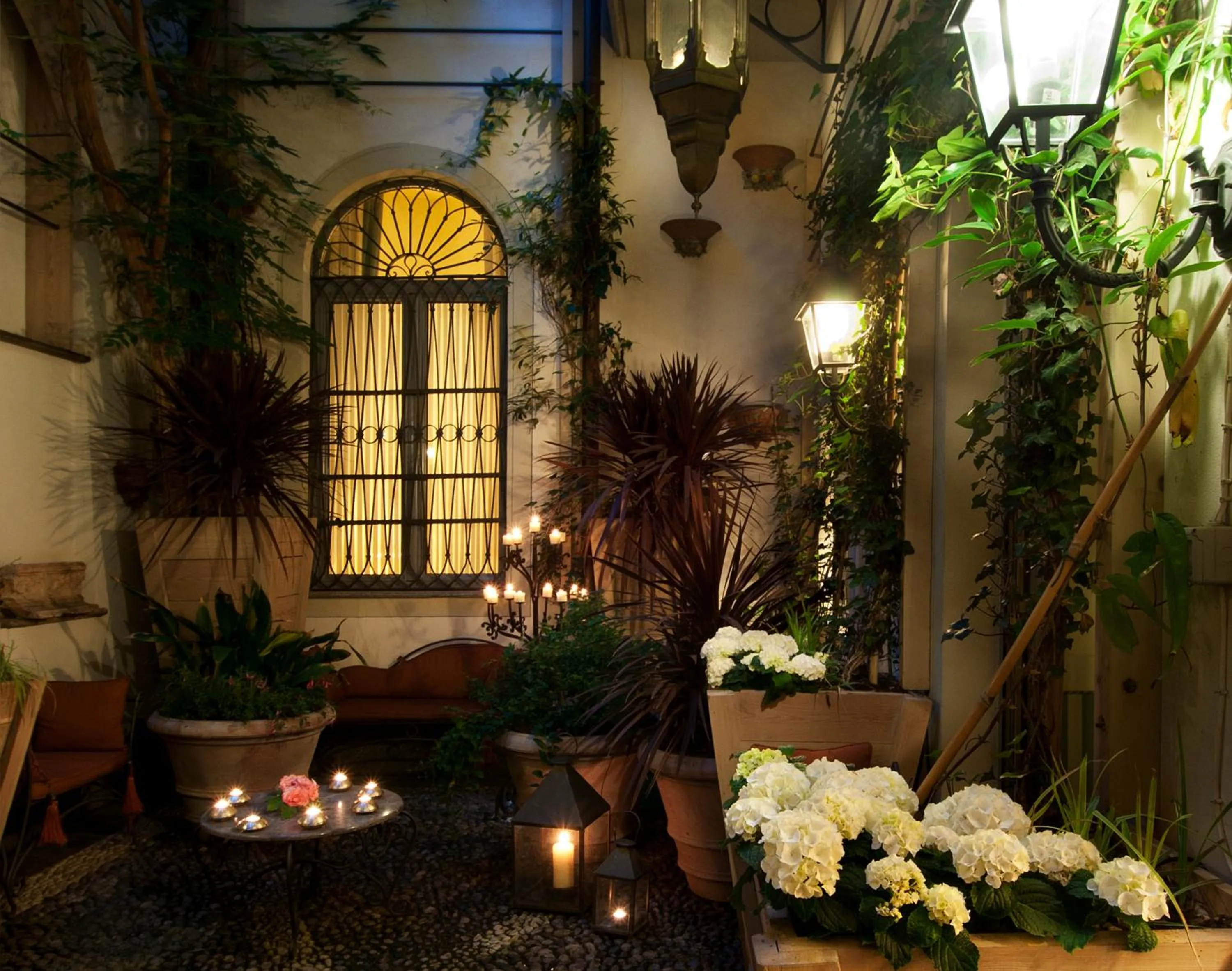 Decorative detail in Petit Palais Hotel De Charme