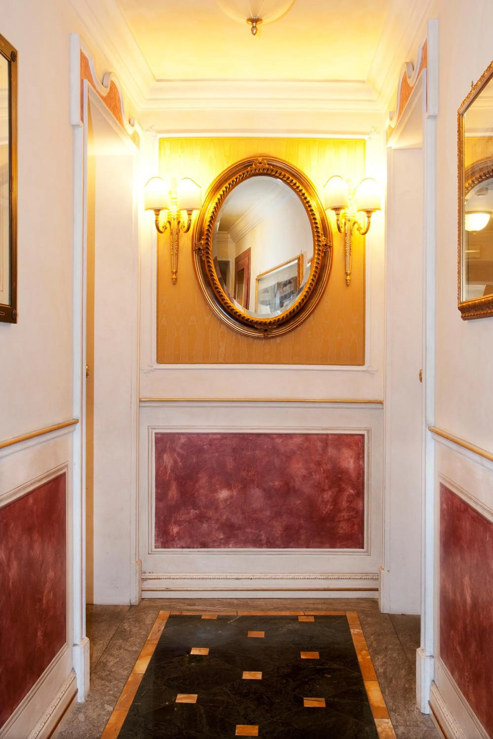 Decorative detail in Petit Palais Hotel De Charme