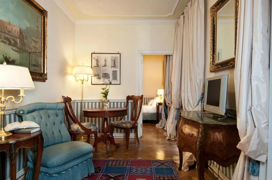 Photo of the whole room in Petit Palais Hotel De Charme