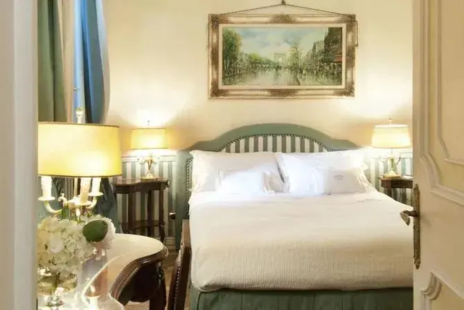 Two-Bedroom Suite in Petit Palais Hotel De Charme Two-Bedroom Suite in Petit Palais Hotel De Charme