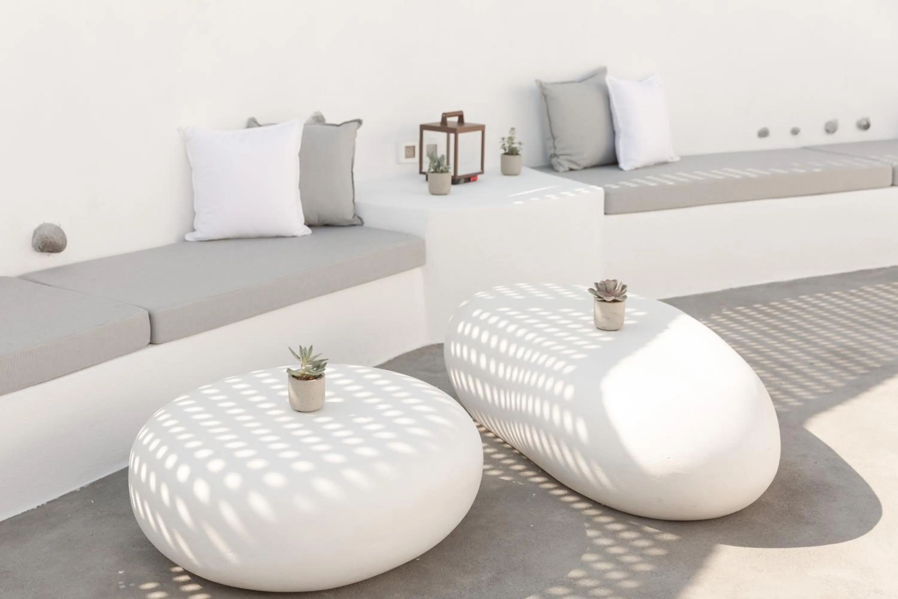 Inner courtyard view in Cydonia Caves