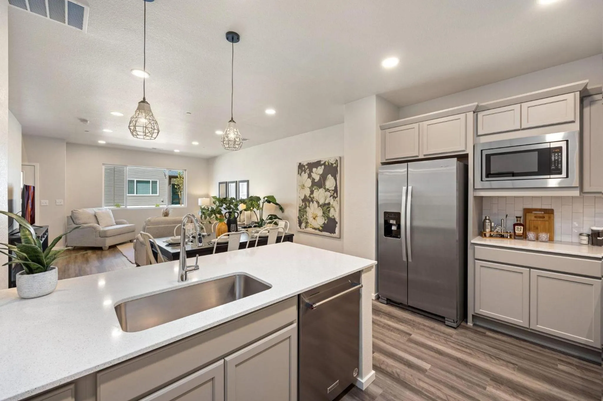 Modern Farmhouse Townhome - Great Central Location