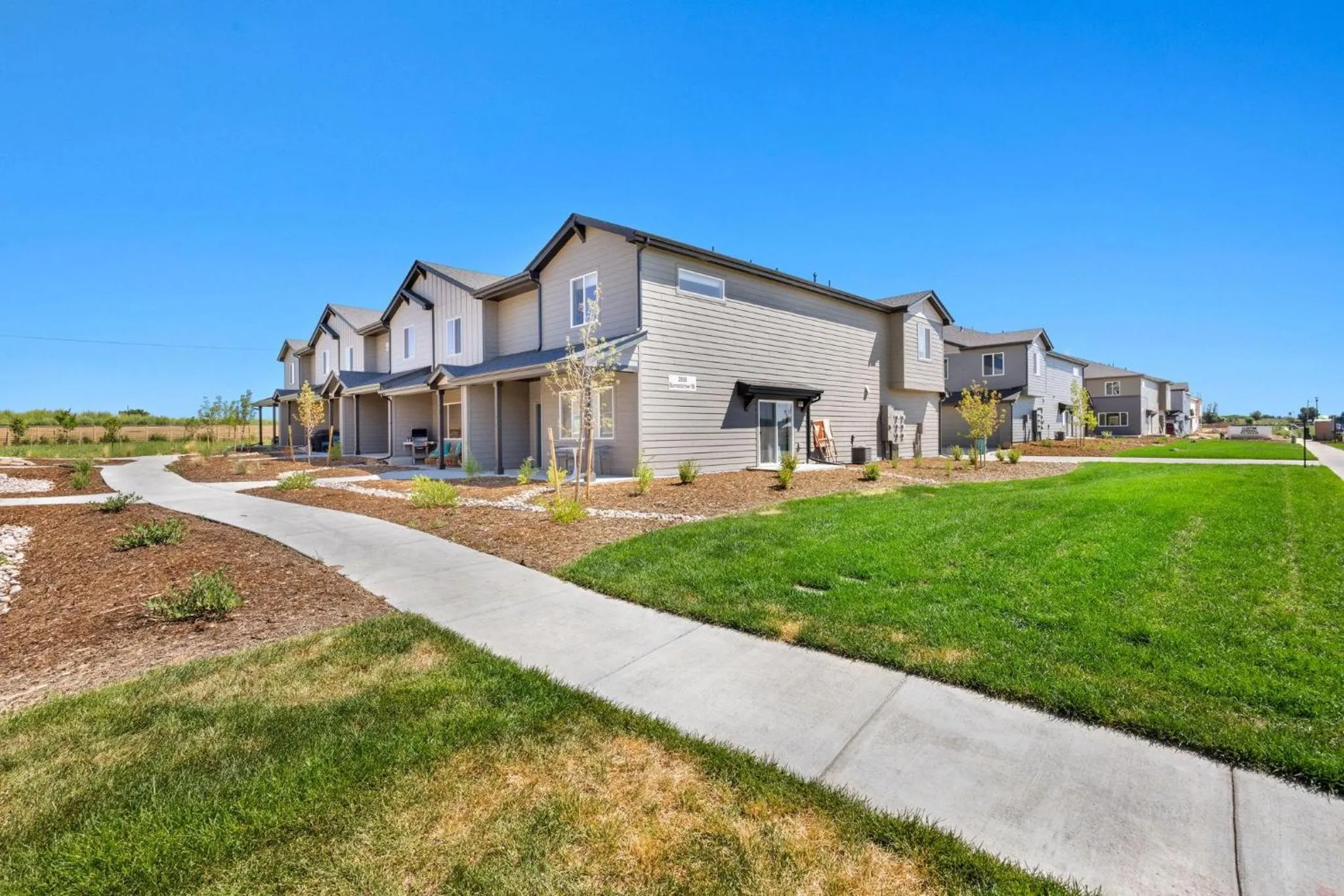 Modern Farmhouse Townhome - Great Central Location