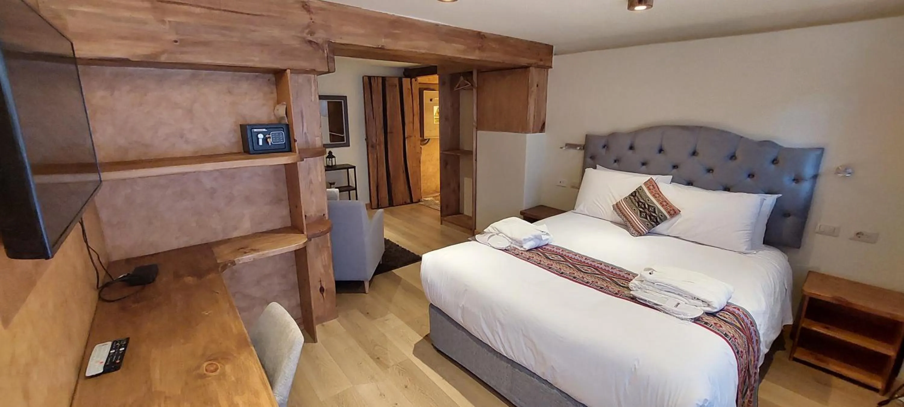 Photo of the whole room in CASA RAIZ Handmade House Luxury Stay