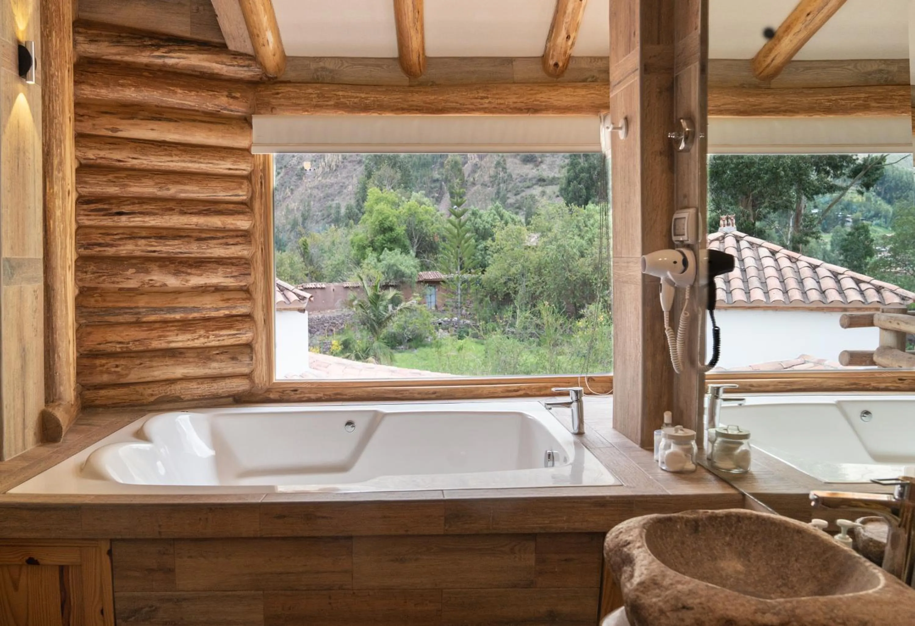 Hot Tub in CASA RAIZ Handmade House Luxury Stay