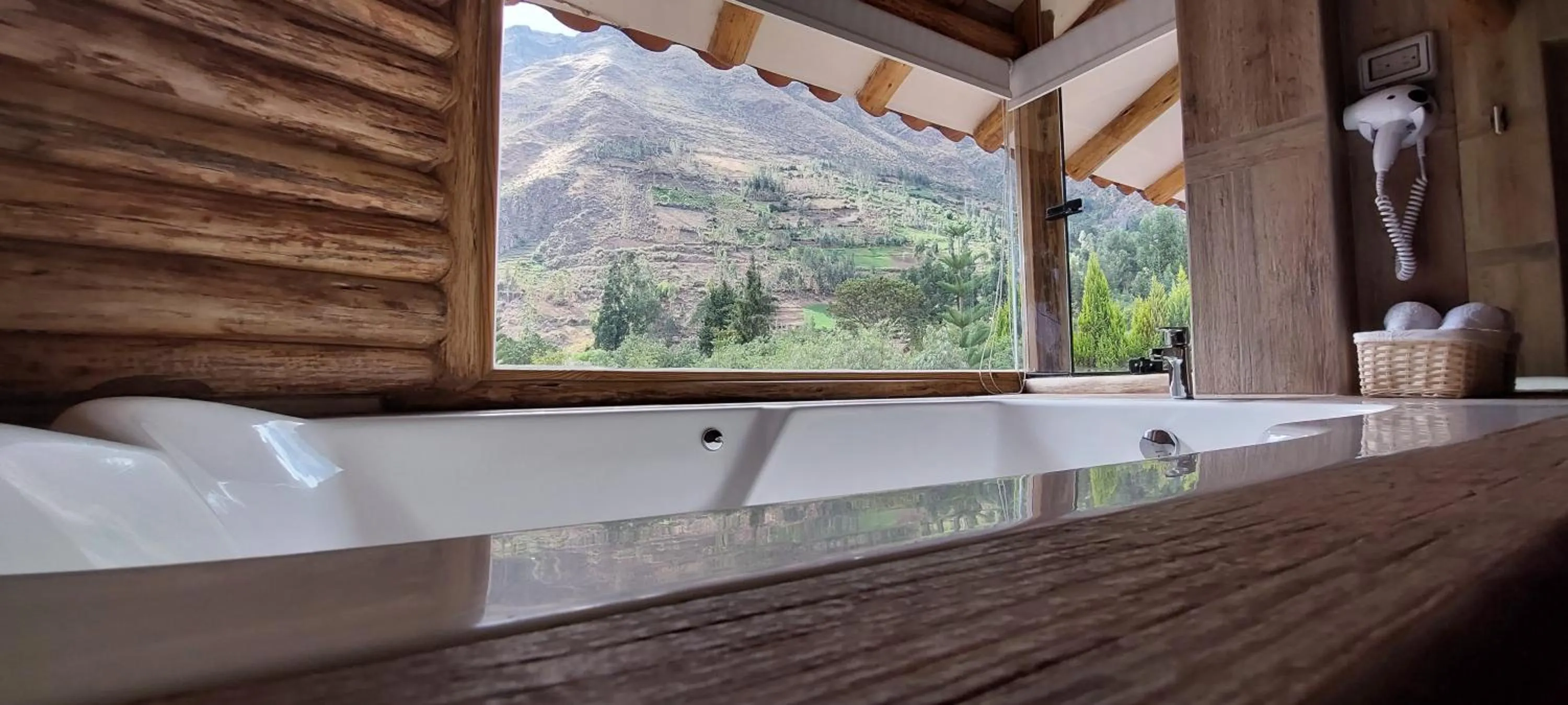 Hot Tub in CASA RAIZ Handmade House Luxury Stay