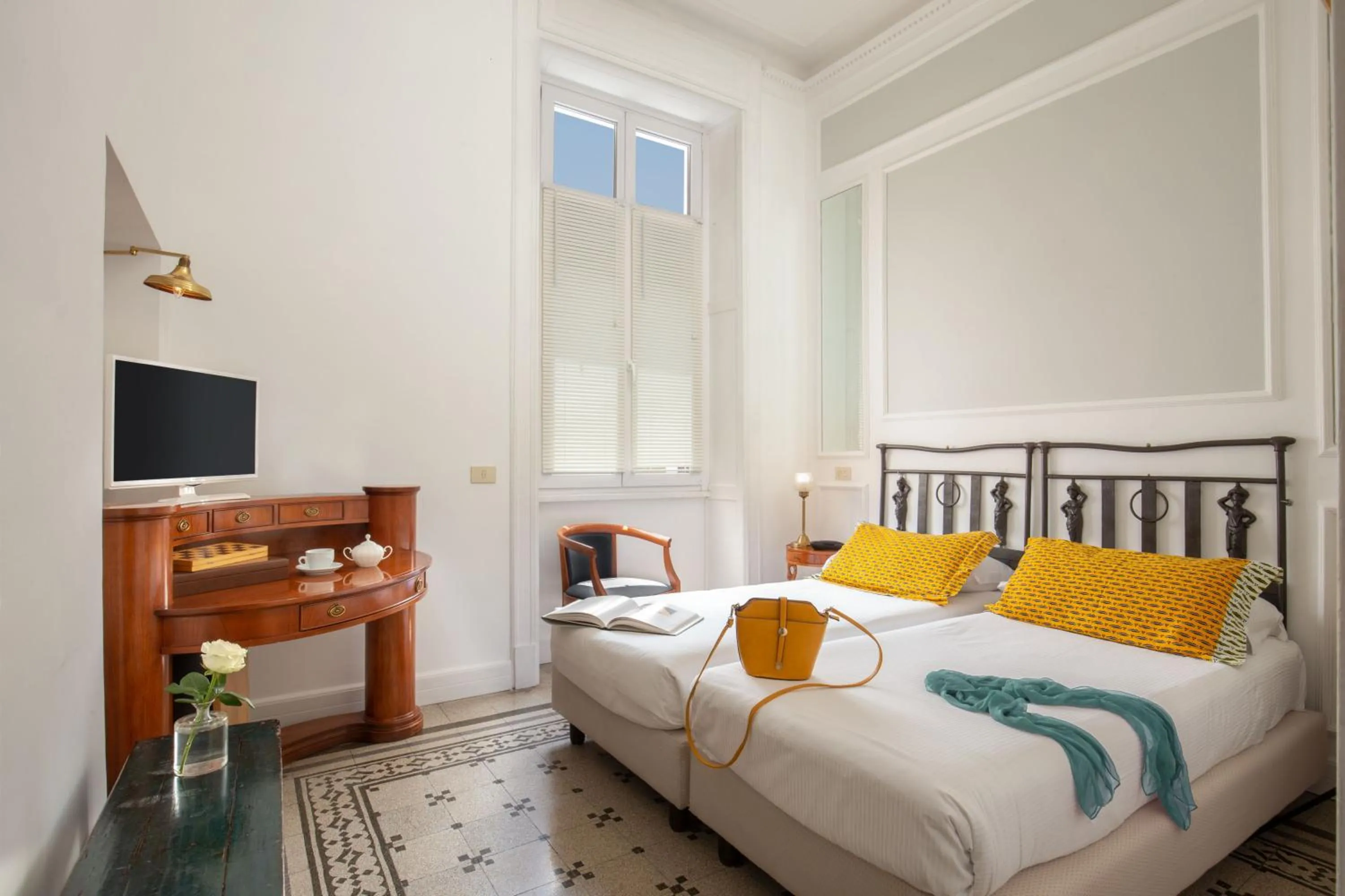 Bed in Hotel Emona Aquaeductus