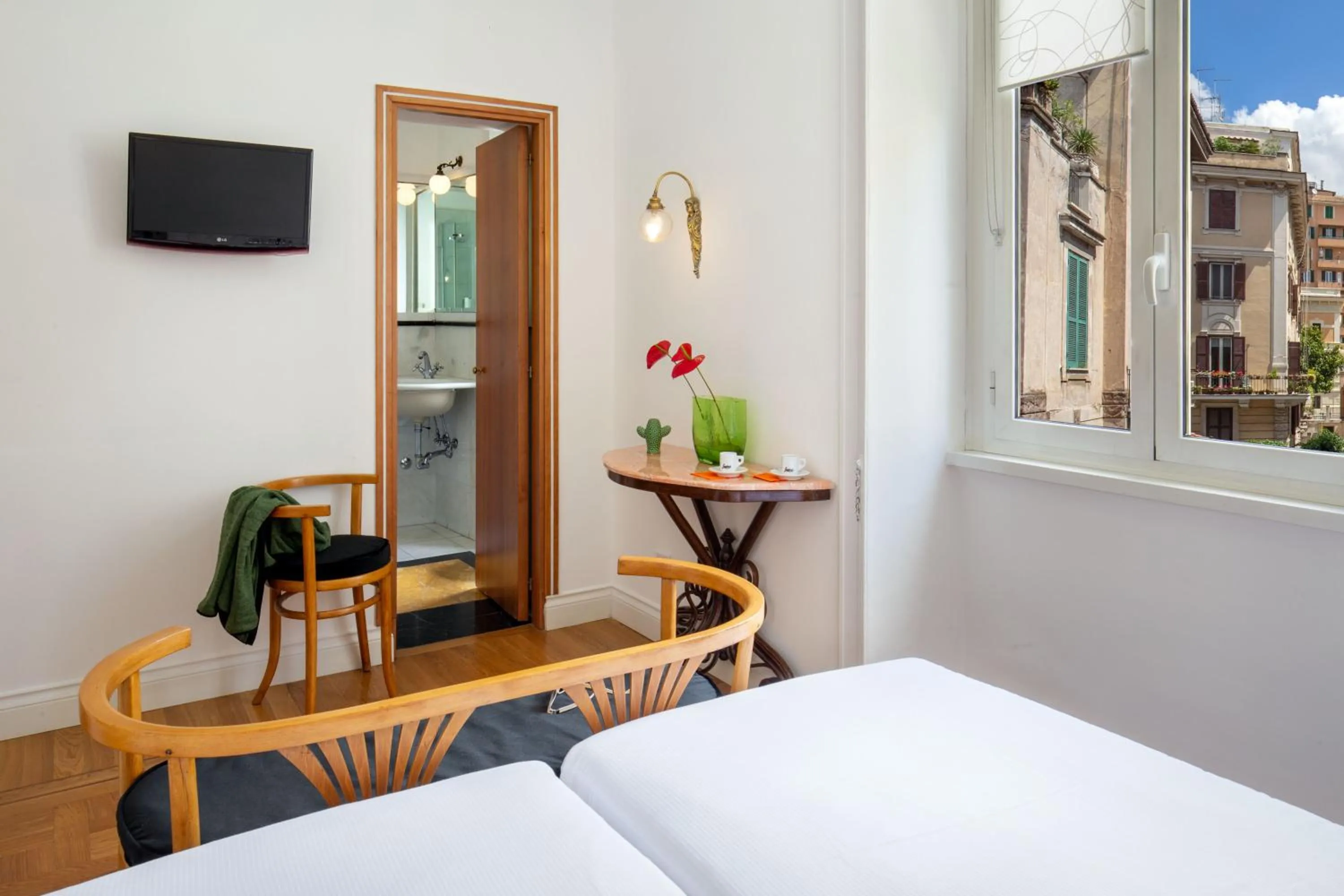 Bed in Hotel Emona Aquaeductus