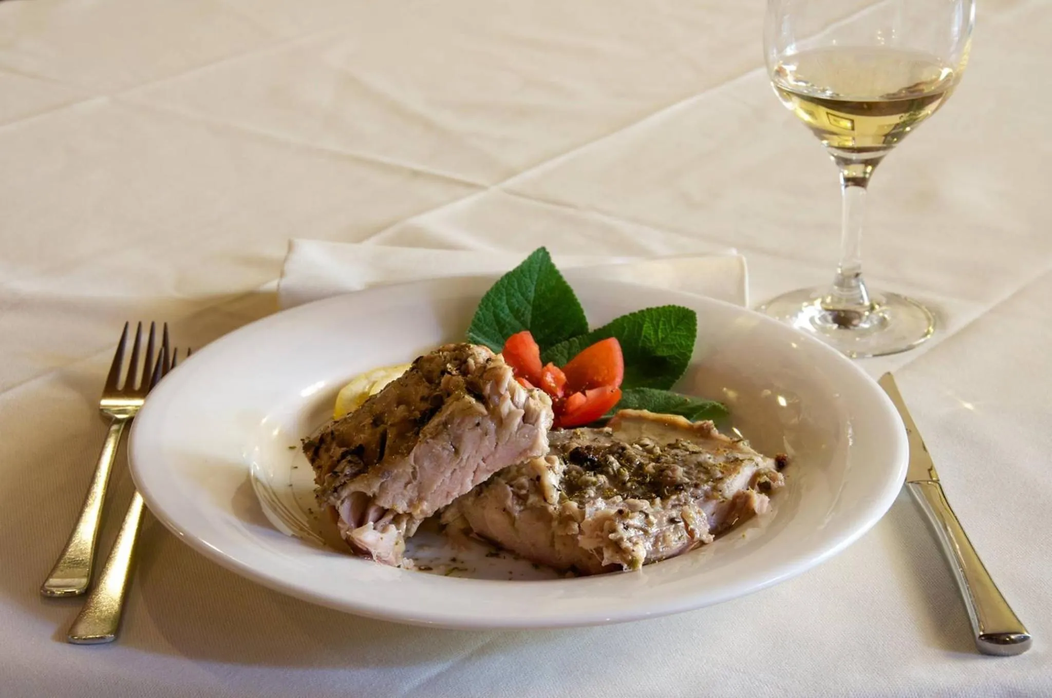 Restaurant/places to eat in Hotel Aganoor