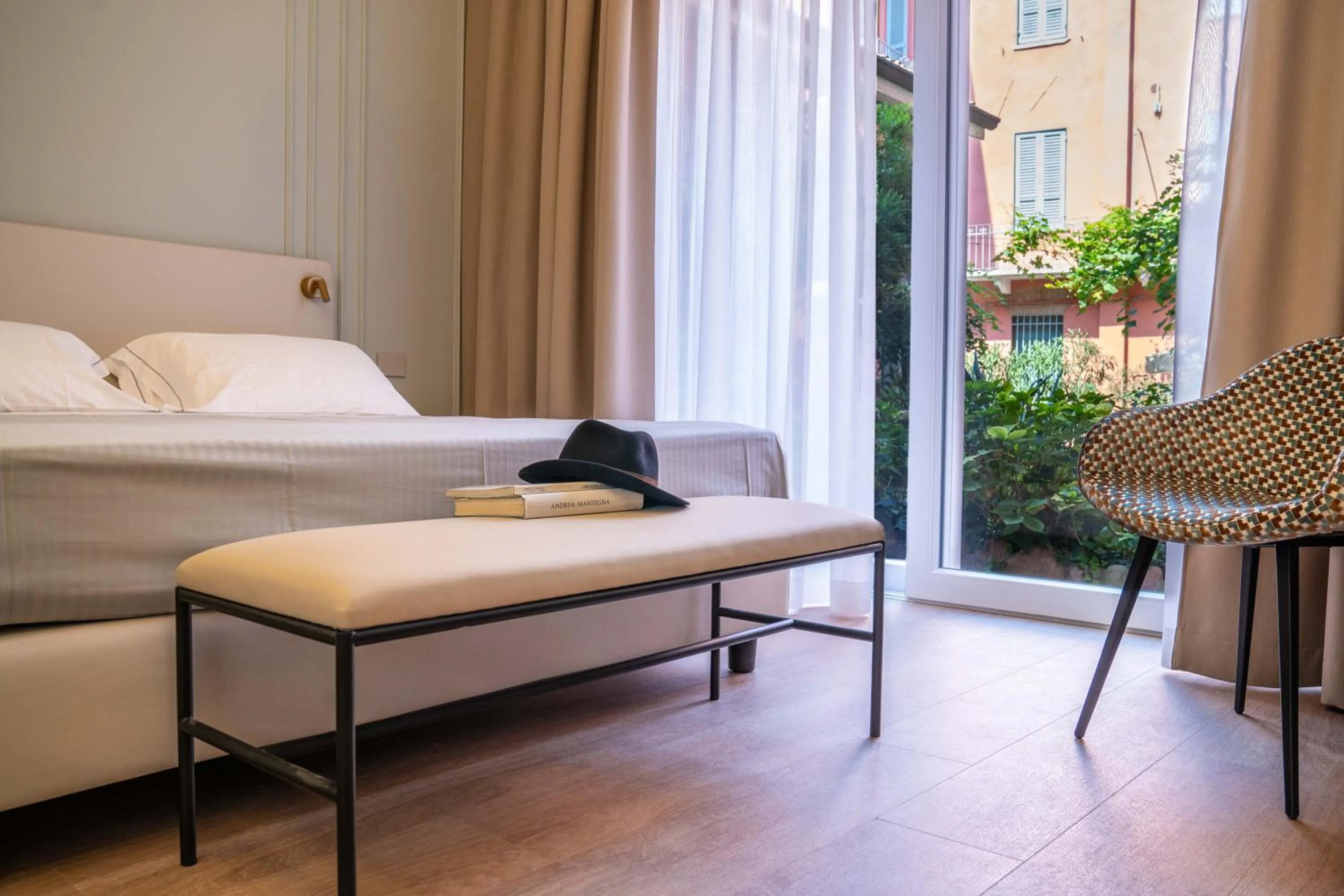 Garden view, Bed in Albergo Bianchi Stazione