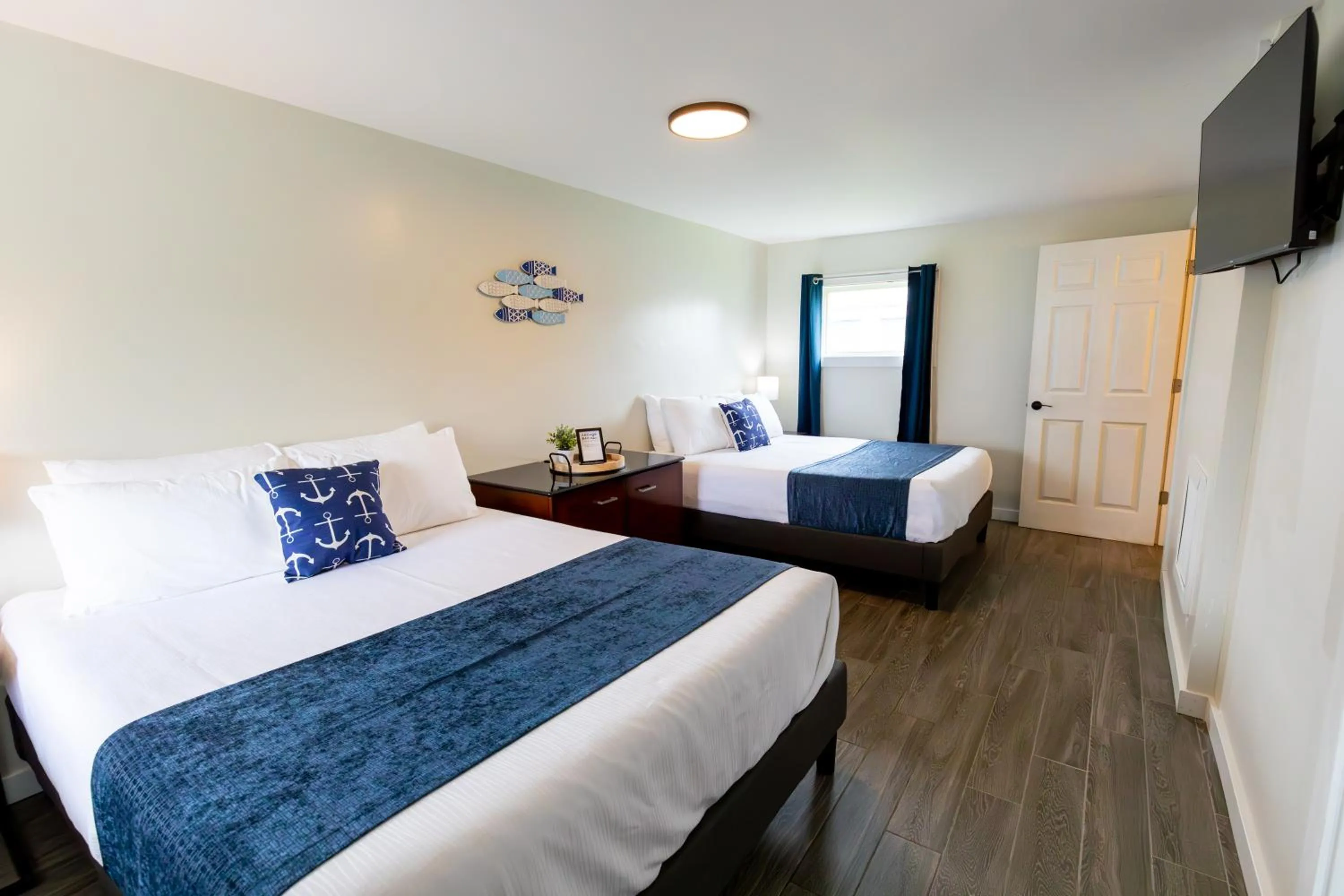 Bedroom, Bed in Anchor Bay Inn and Suites