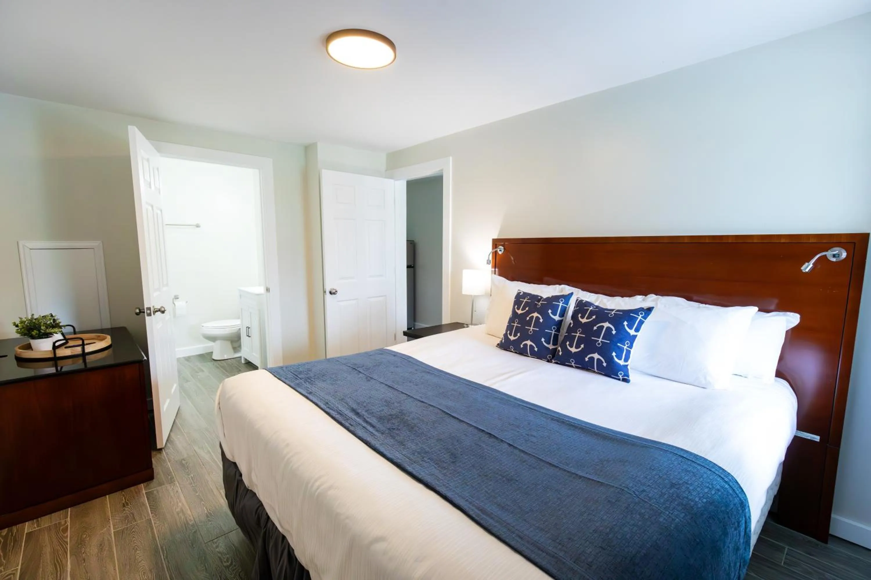 Bedroom, Bed in Anchor Bay Inn and Suites