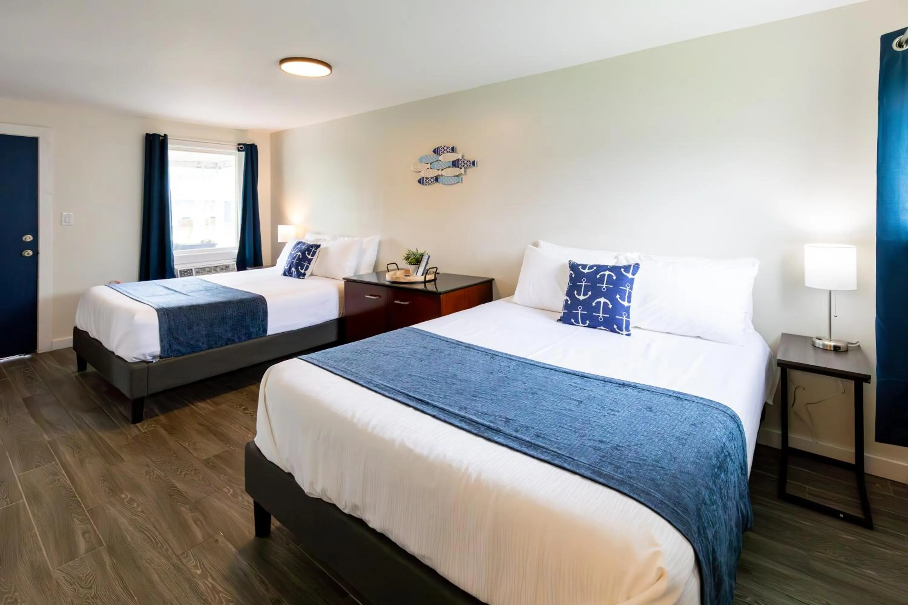 Bedroom, Bed in Anchor Bay Inn and Suites