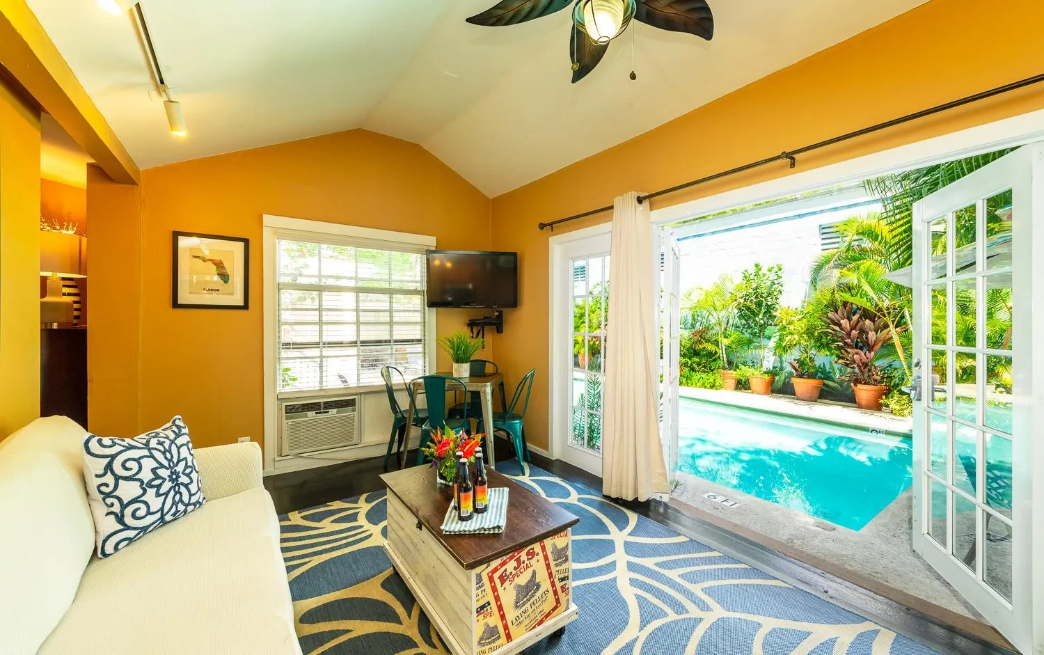  Two Bedroom Pool-Side King Villa in Rose Lane Villas