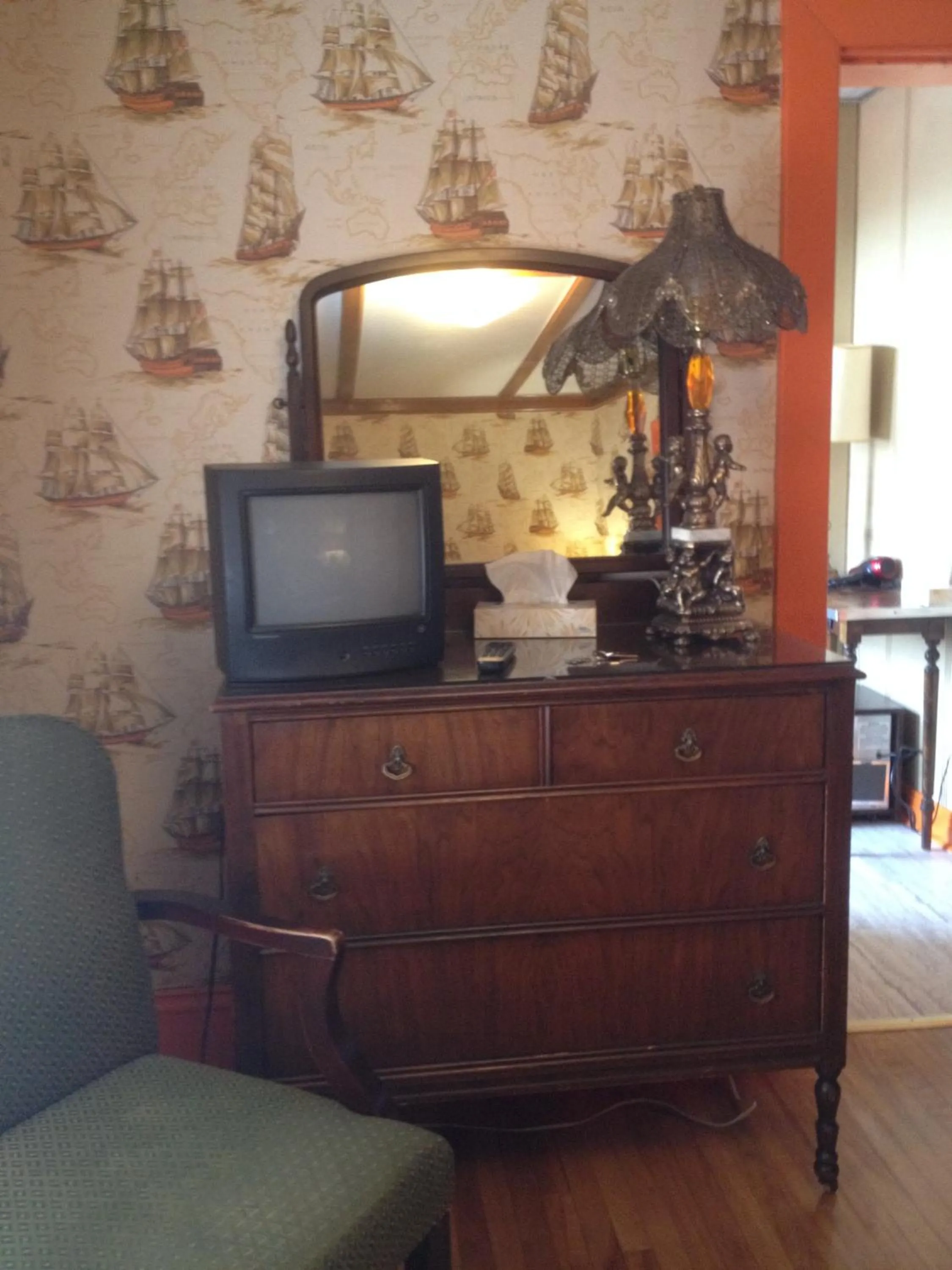 TV and multimedia in Auberge des Arts Bed and Breakfast