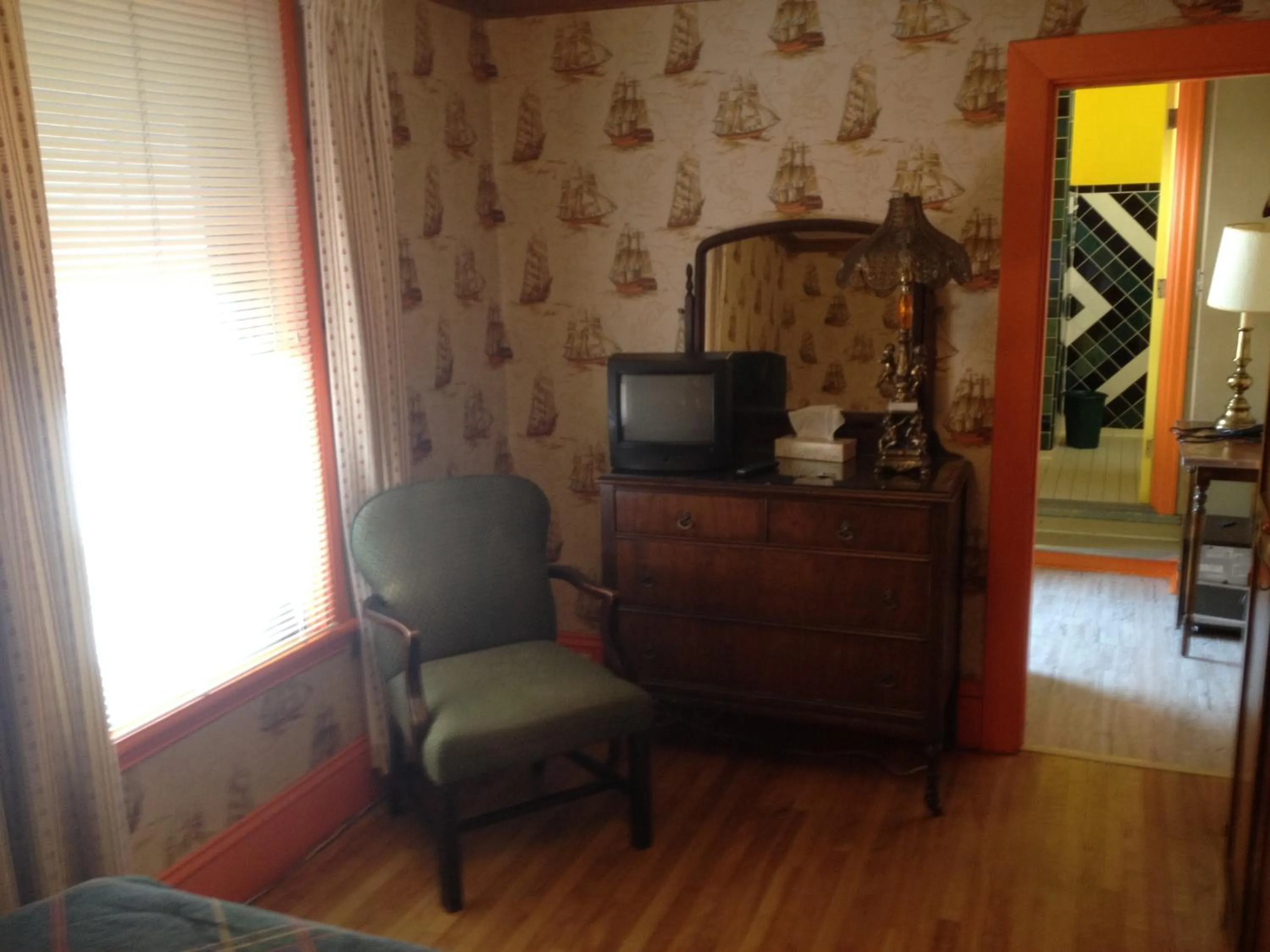 TV and multimedia in Auberge des Arts Bed and Breakfast