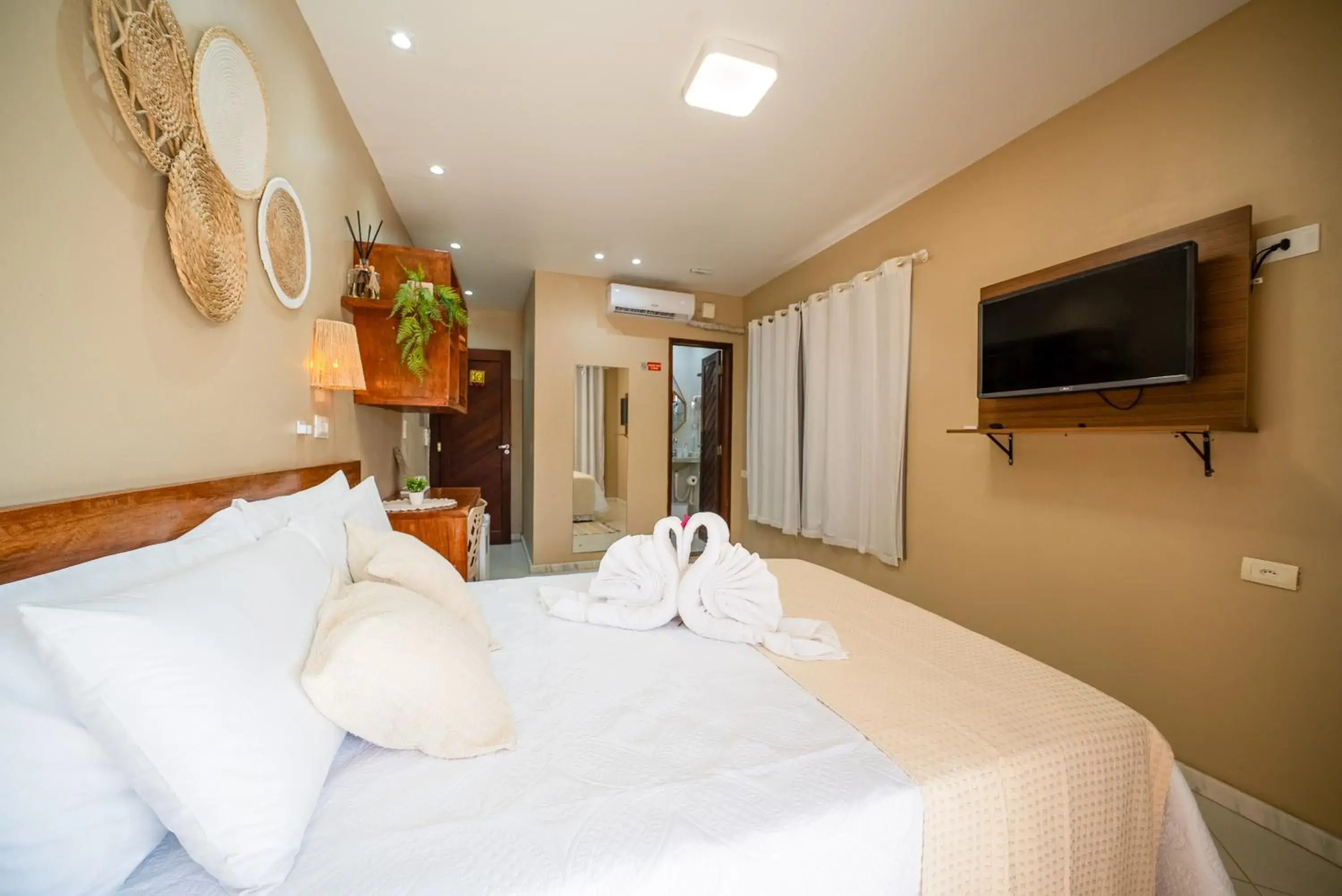 Superior Double Room with Balcony in Pousada Som dos Pássaros Superior Double Room with Balcony in Pousada Som dos Pássaros