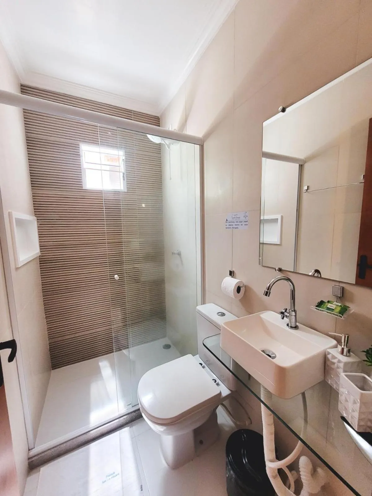 Shower in Pousada Som dos Pássaros