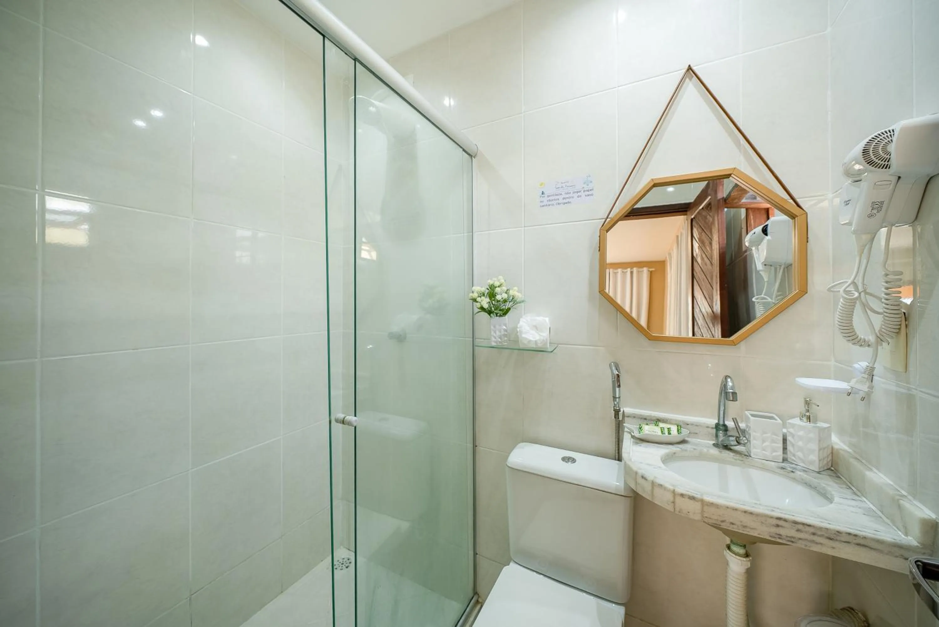 Shower in Pousada Som dos Pássaros