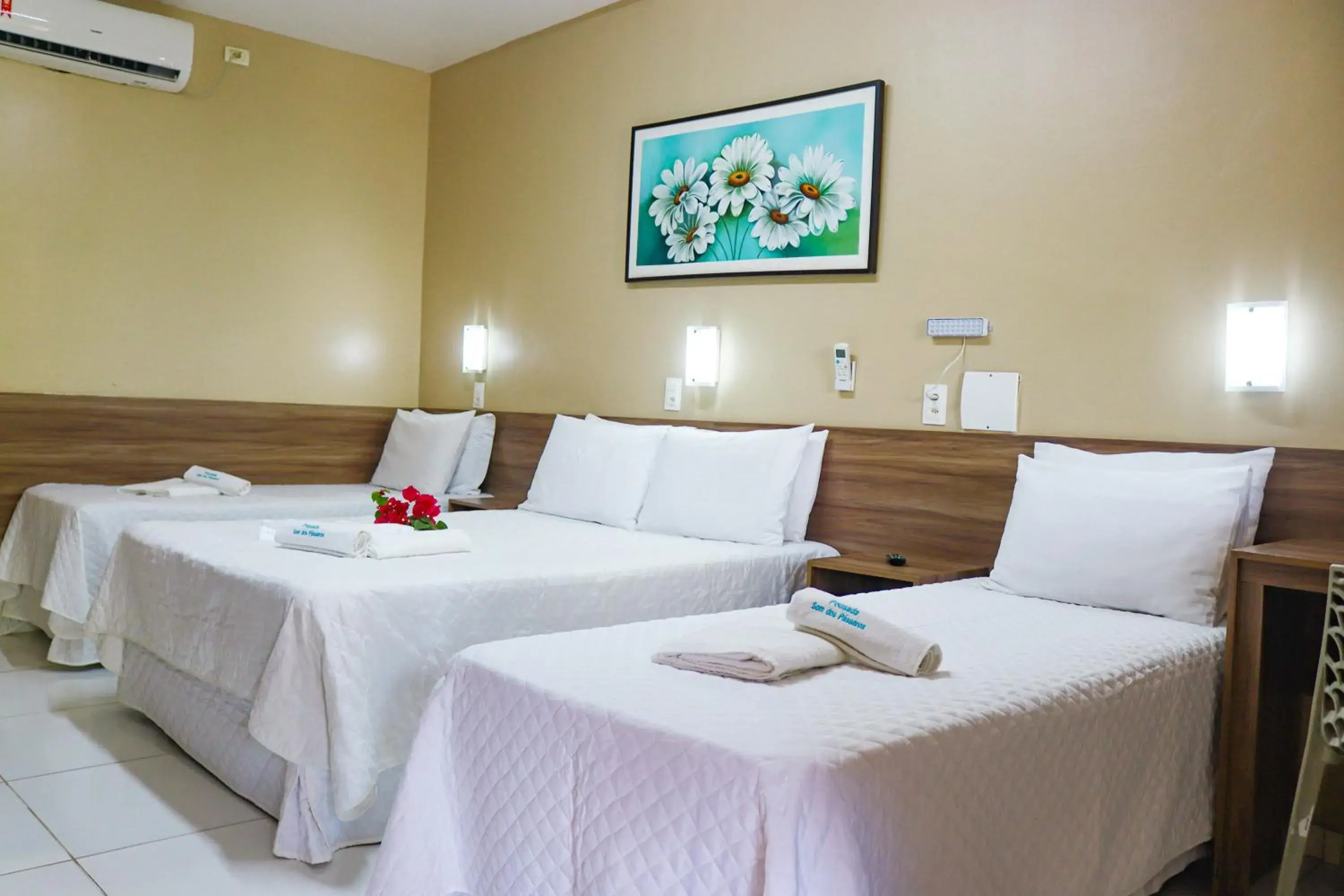 Standard Quadruple Room in Pousada Som dos Pássaros Standard Quadruple Room in Pousada Som dos Pássaros