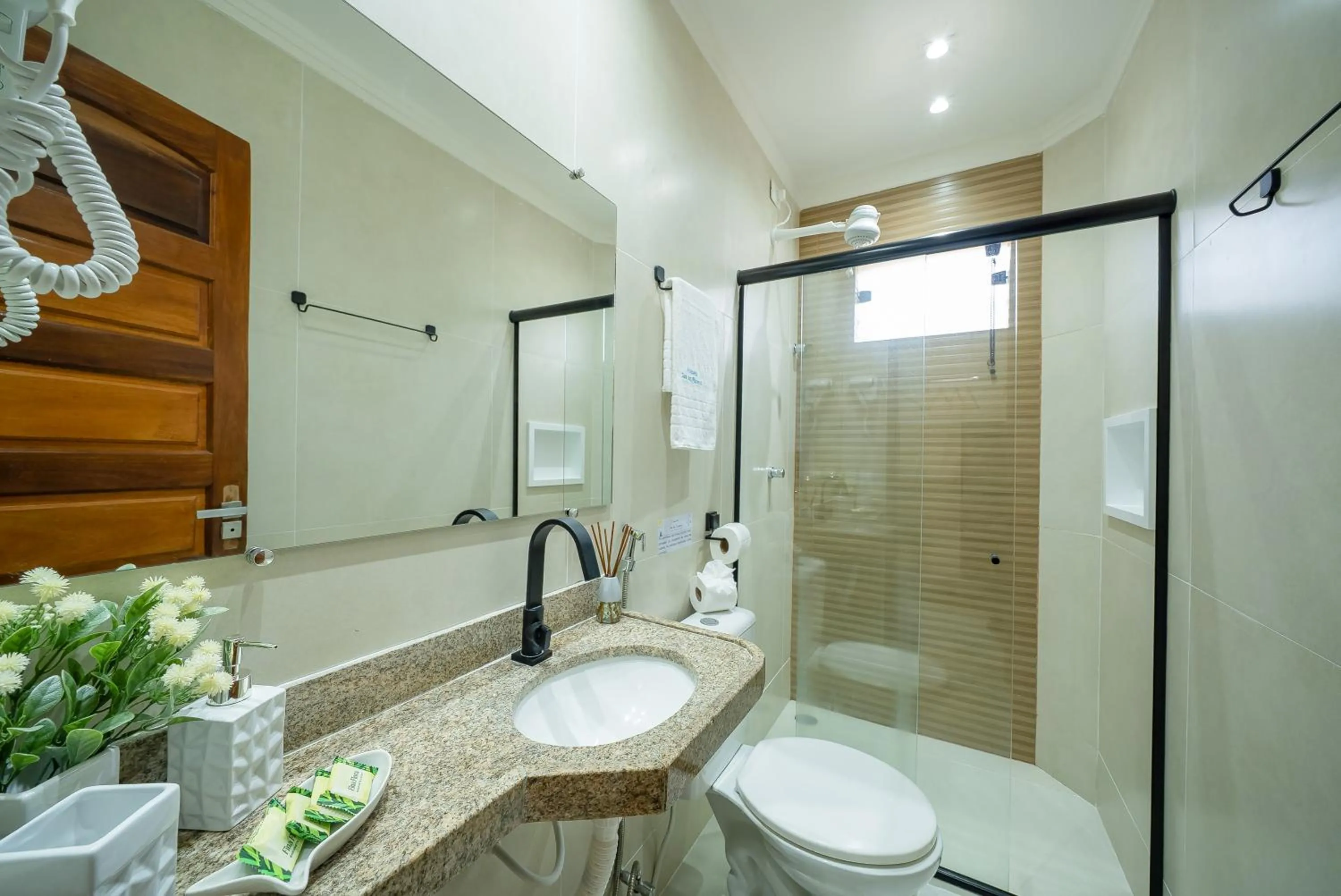 Shower in Pousada Som dos Pássaros