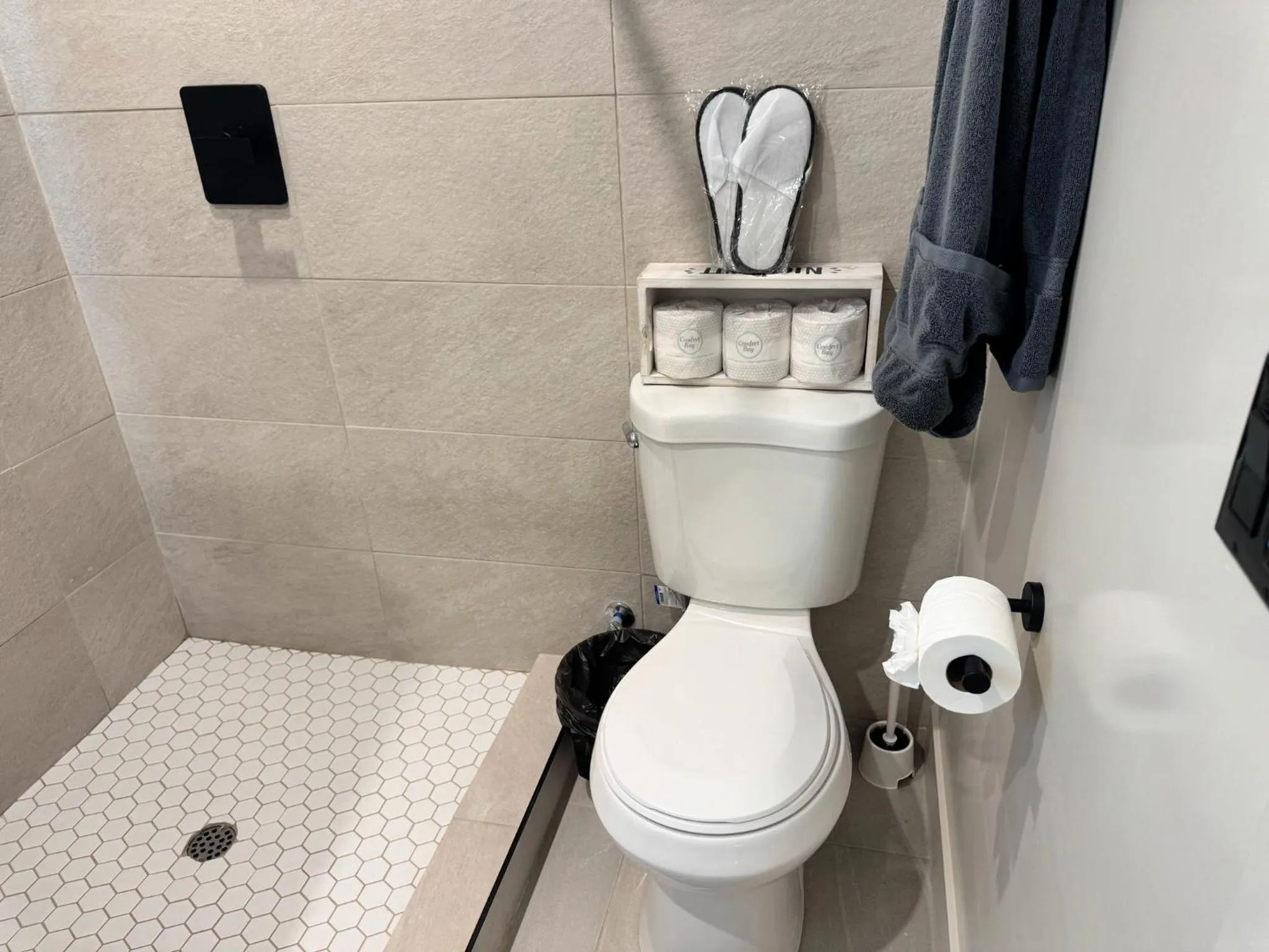 Shower in StaysPro - Cityscape Luxury Rental Homes in the Heart of Los Angeles