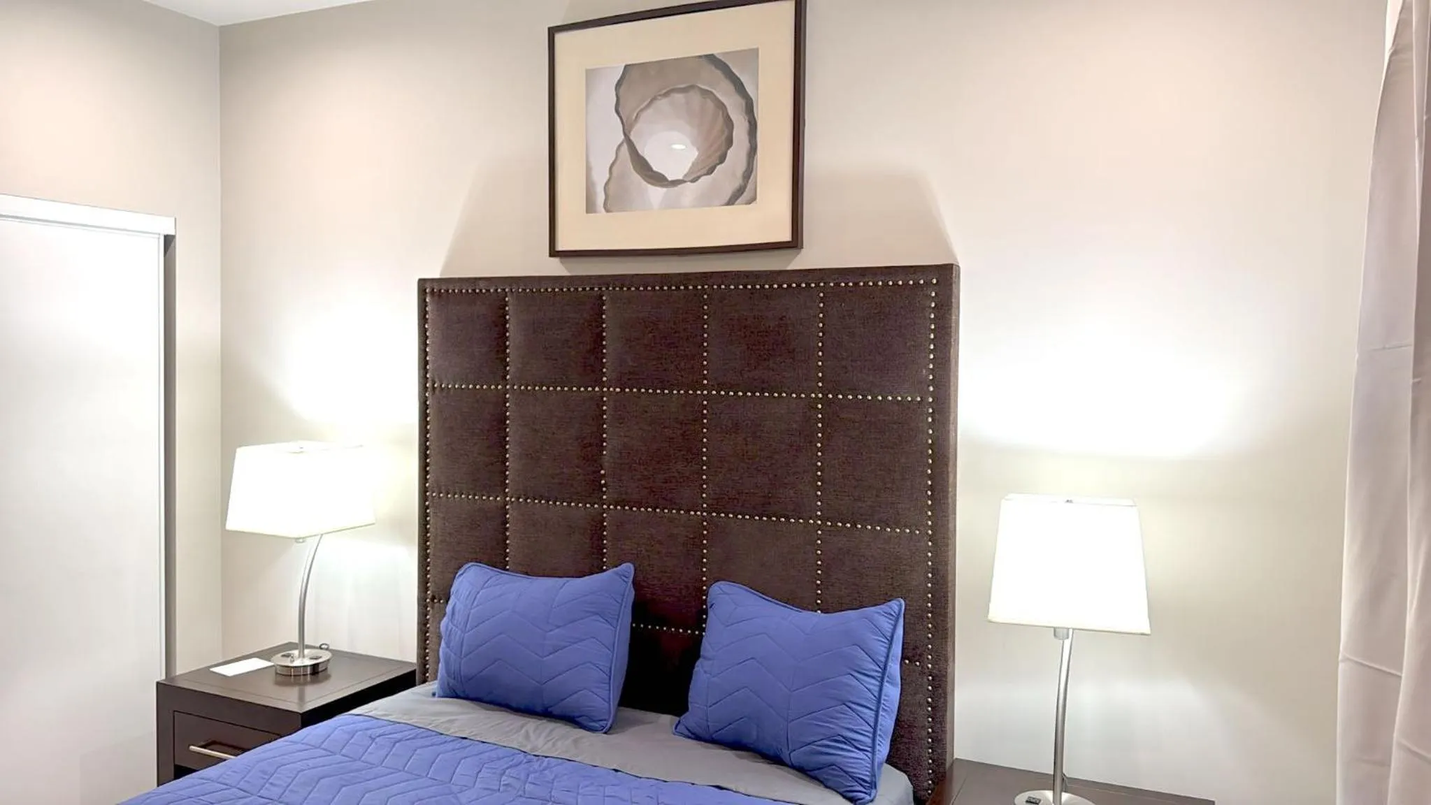 Bed in StaysPro - Cityscape Luxury Rental Homes in the Heart of Los Angeles