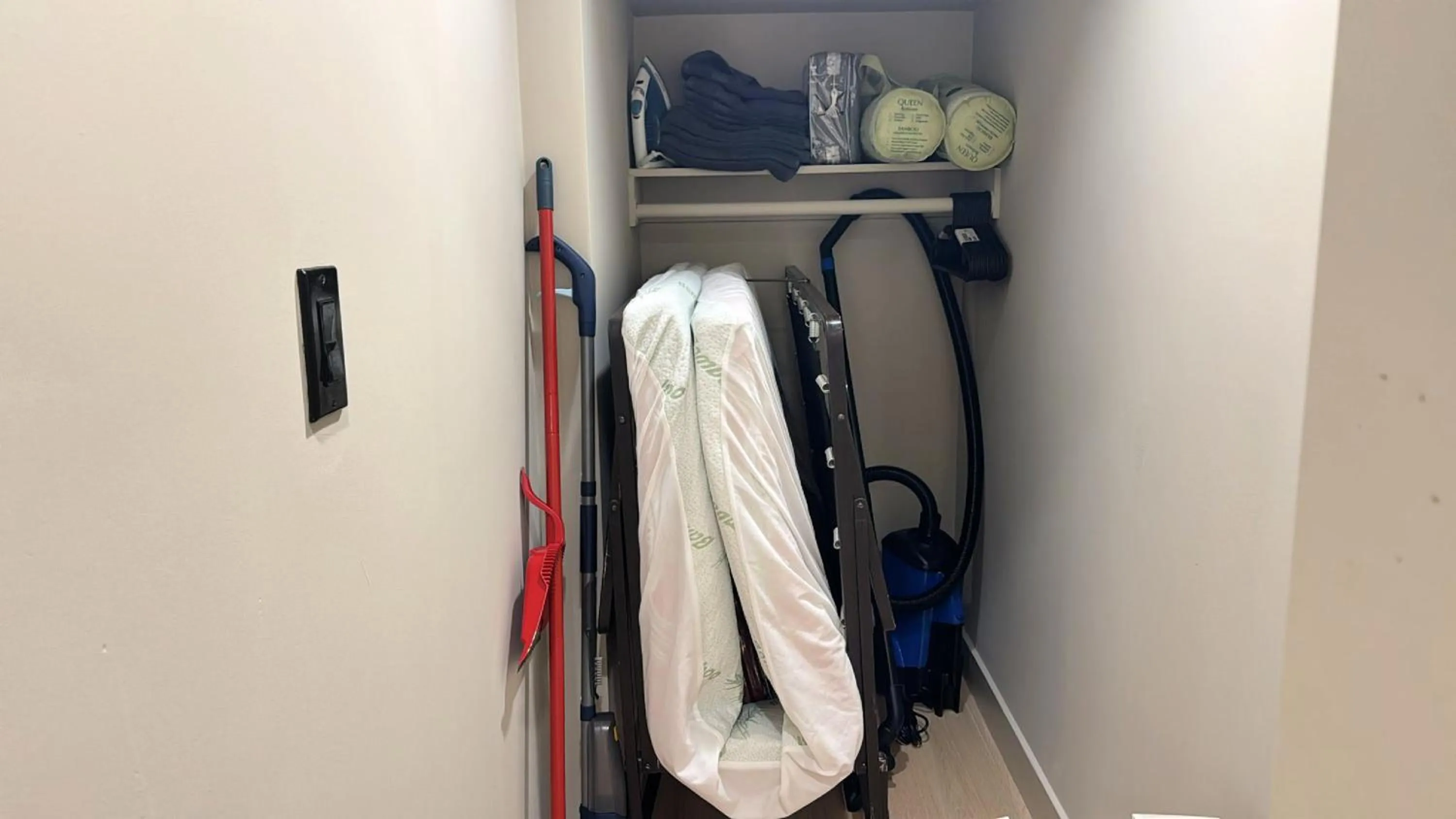 Bed in StaysPro - Cityscape Luxury Rental Homes in the Heart of Los Angeles