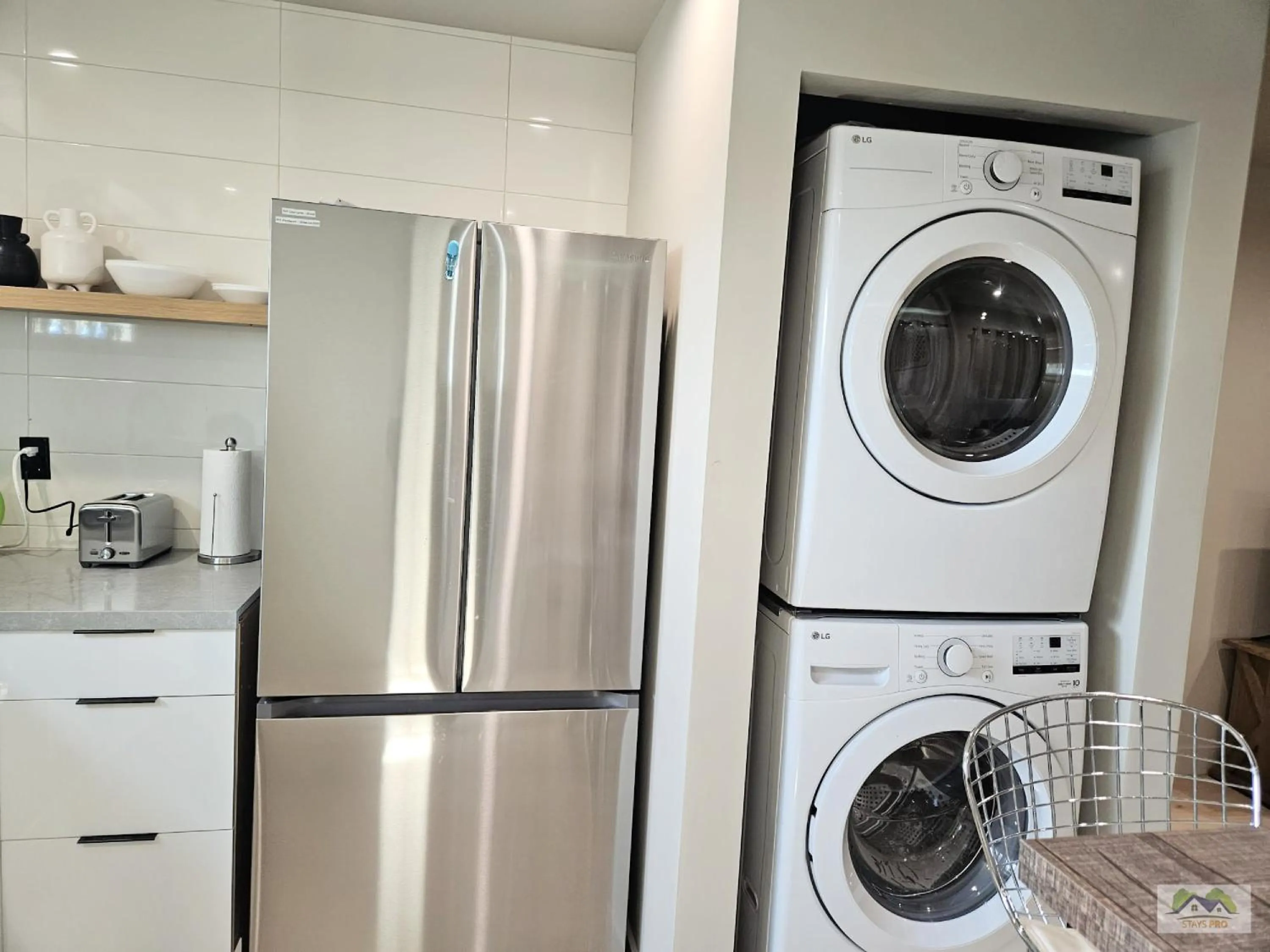 Kitchen or kitchenette in StaysPro - Cityscape Luxury Rental Homes in the Heart of Los Angeles