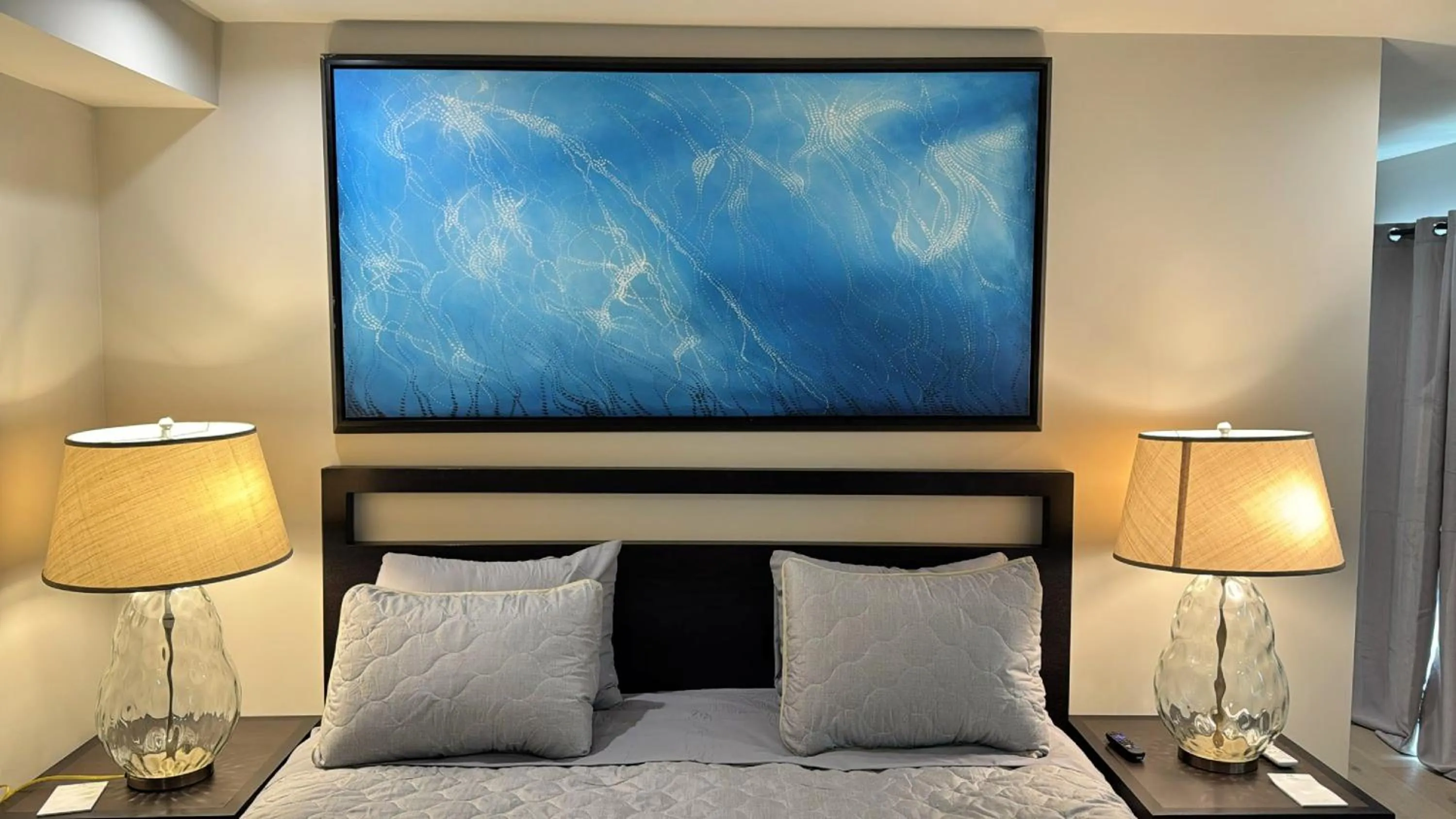 Bed in StaysPro - Cityscape Luxury Rental Homes in the Heart of Los Angeles