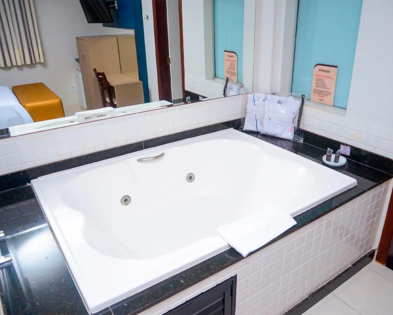 Bath in Hotel Sempre Executive