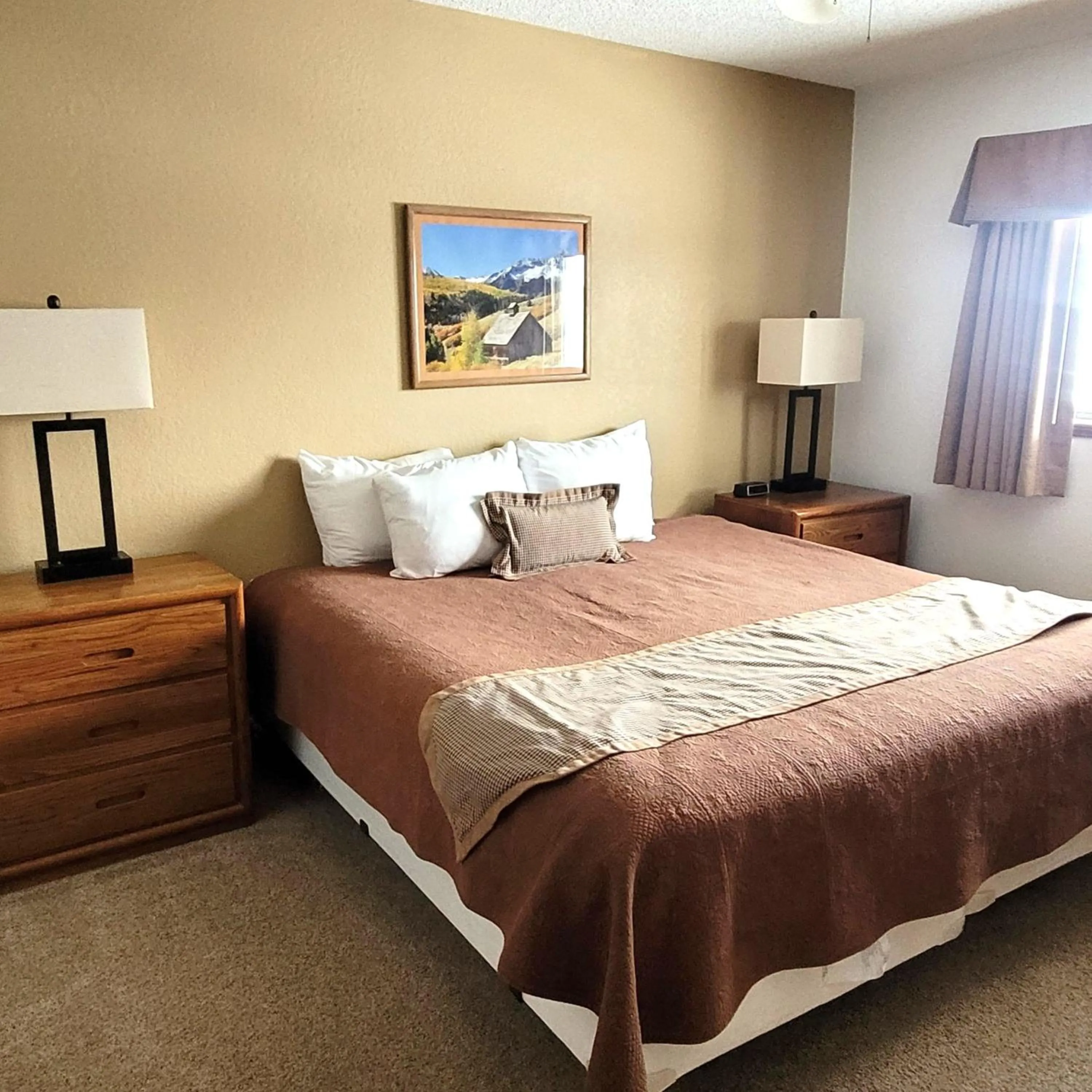 Bedroom, Bed in Pines at Meadow Ridge