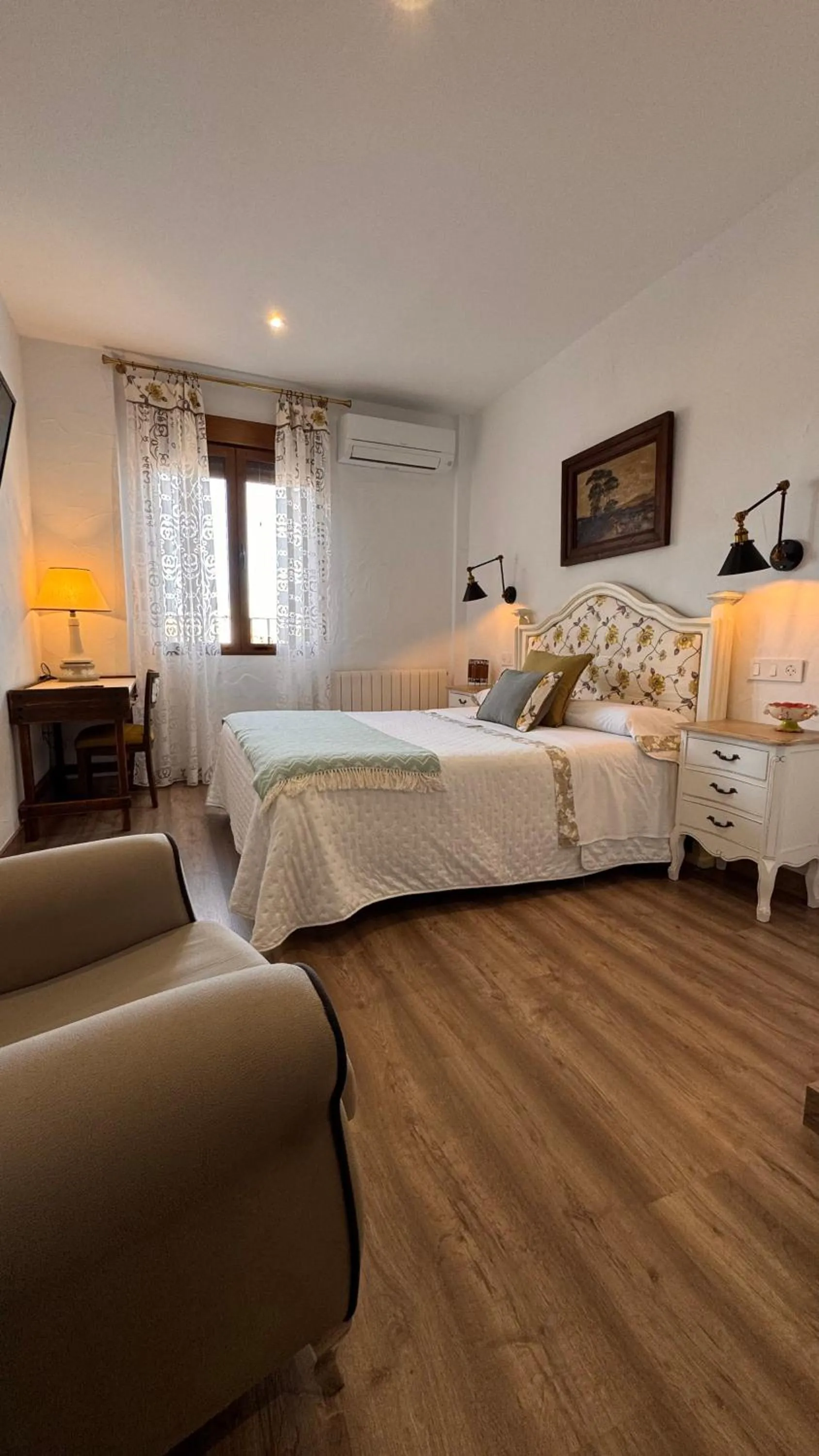 Bedroom, Bed in Dolly Baby