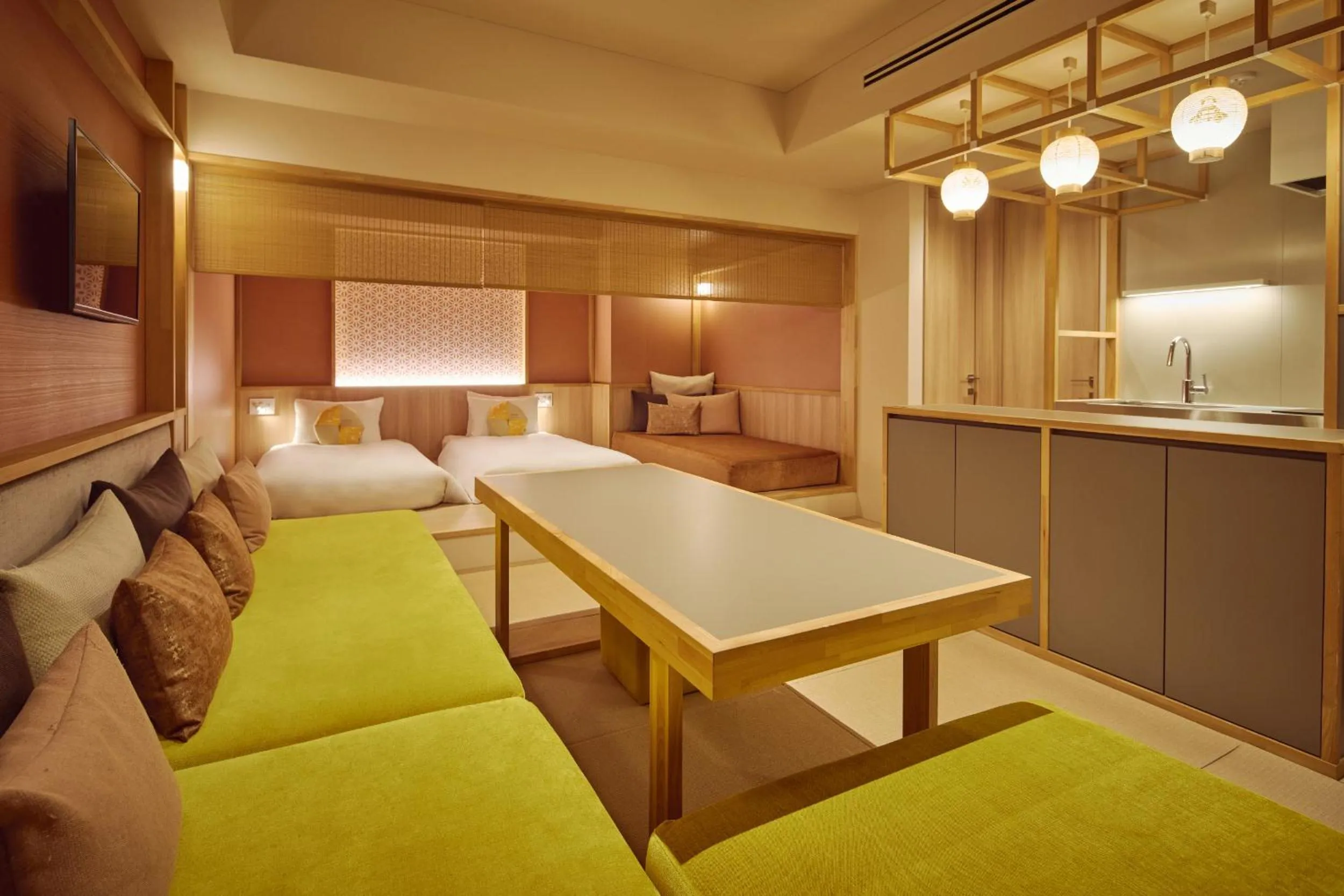 Photo of the whole room, Bed in OMO5 Kyoto Gion by Hoshino Resorts