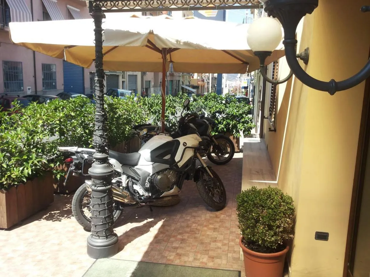 Facade/entrance in Hotel Paradiso Delle Madonie