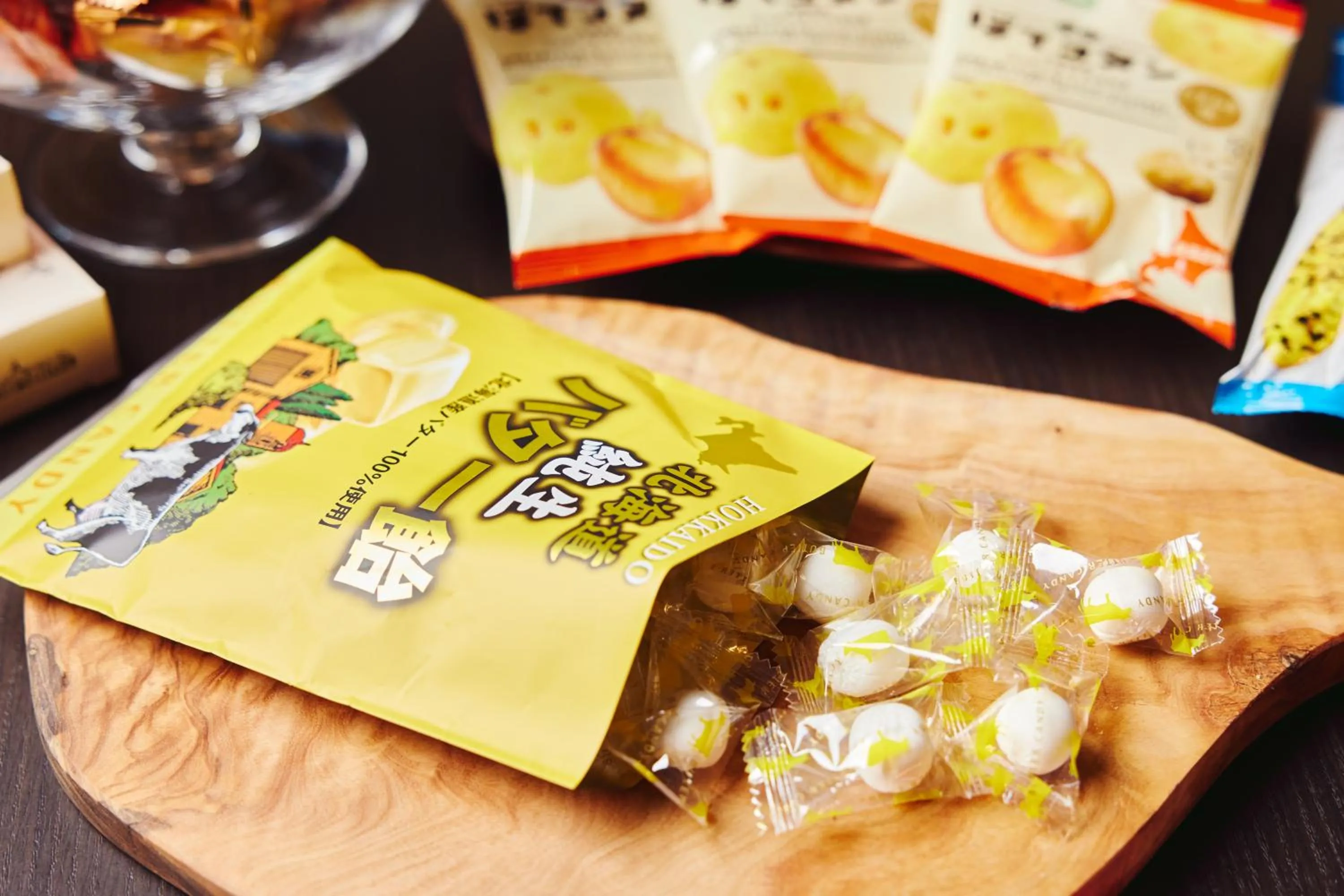 Lounge or bar in OMO3 Sapporo Susukino by Hoshino Resorts