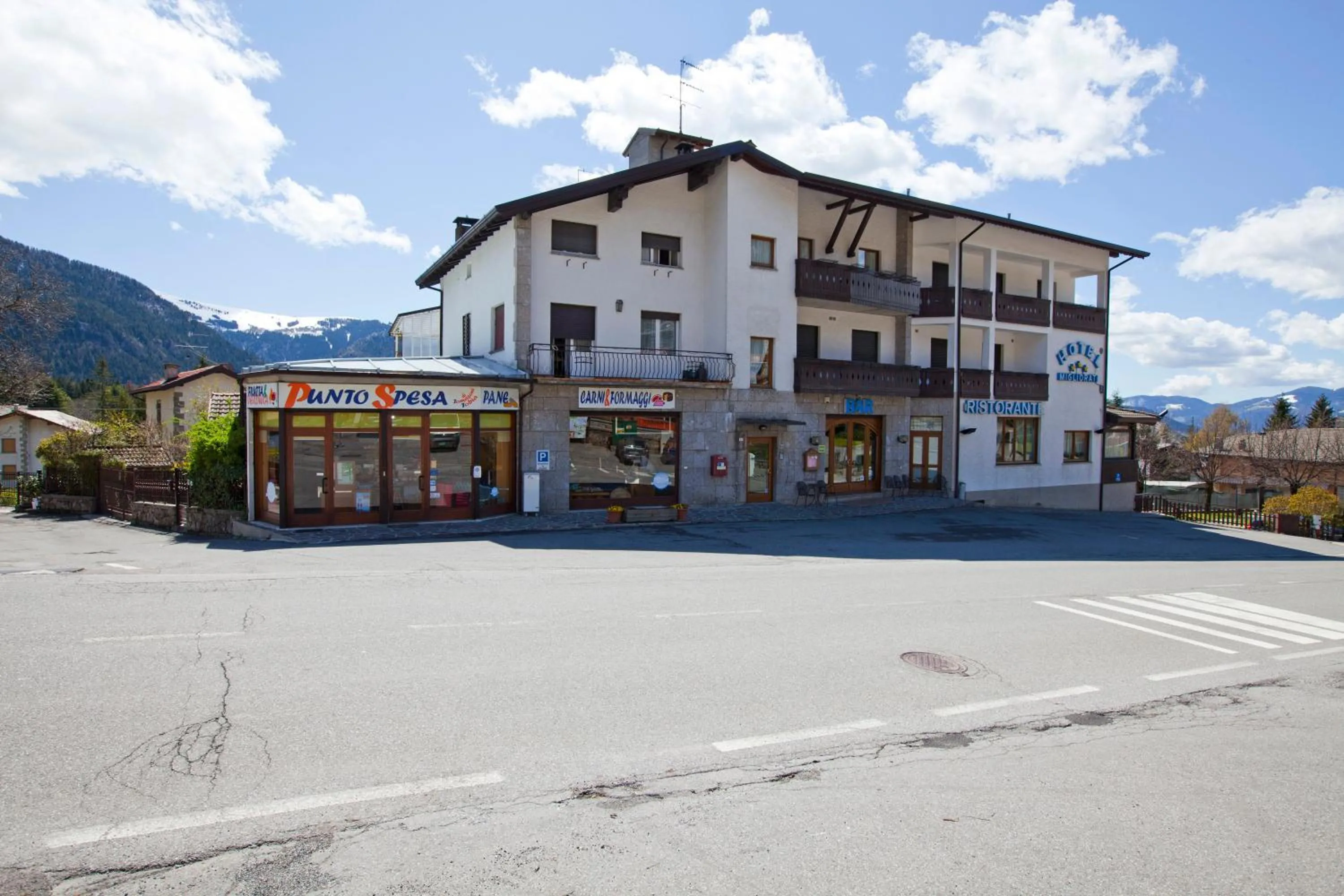 Facade/entrance in Hotel Migliorati