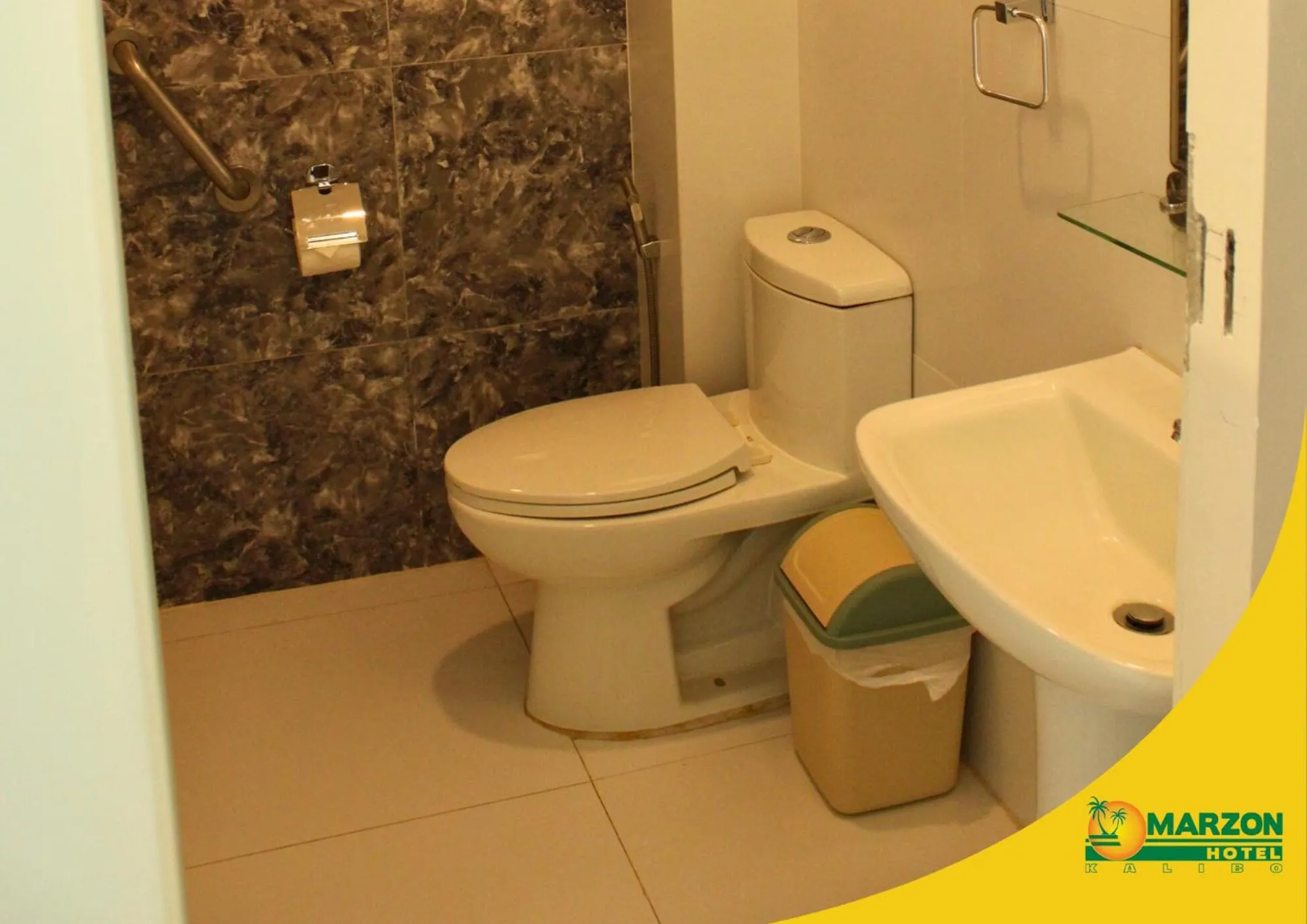 Toilet in MARZON HOTEL KALIBO