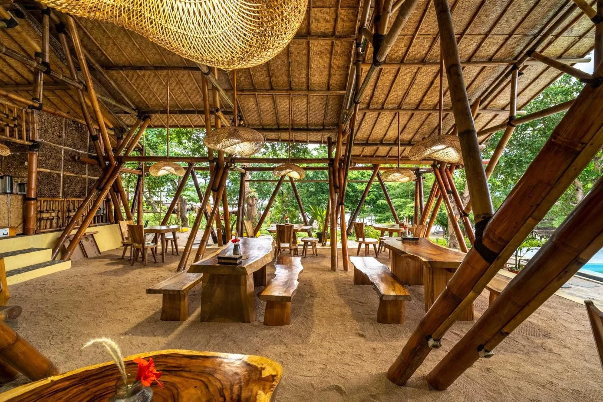 Restaurant/places to eat in Catappa Village Lombok