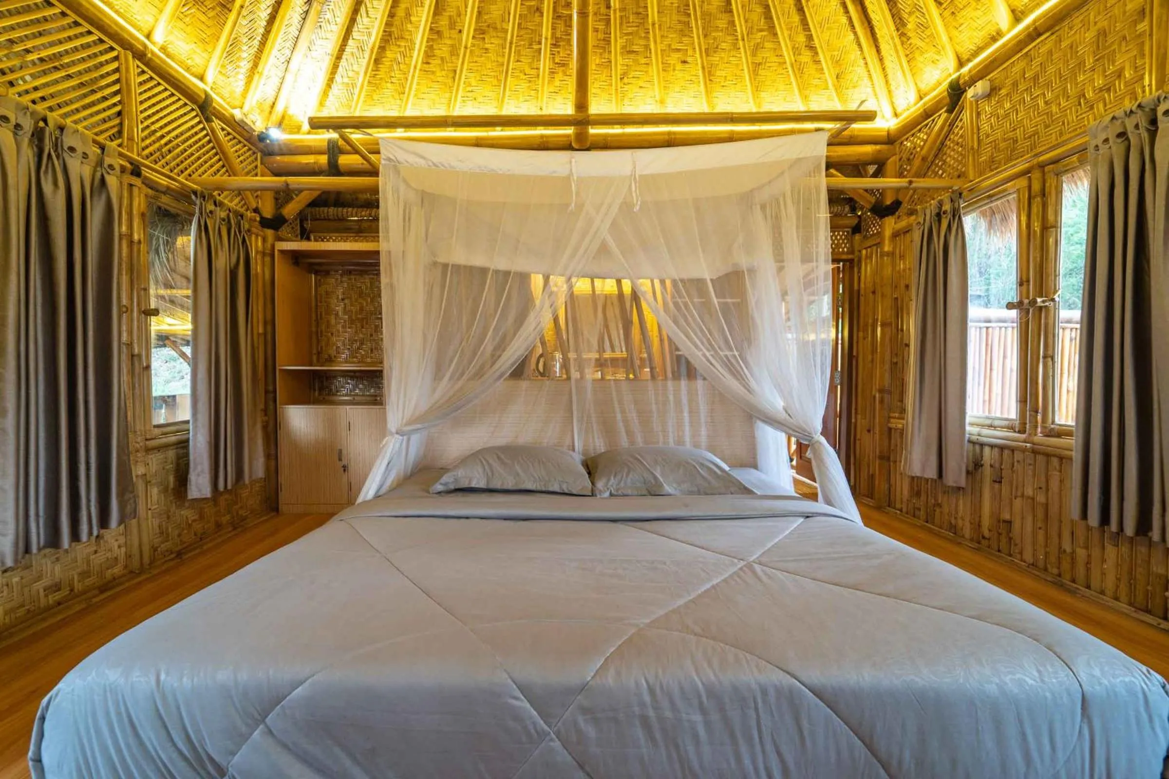 Bedroom, Bed in Catappa Village Lombok